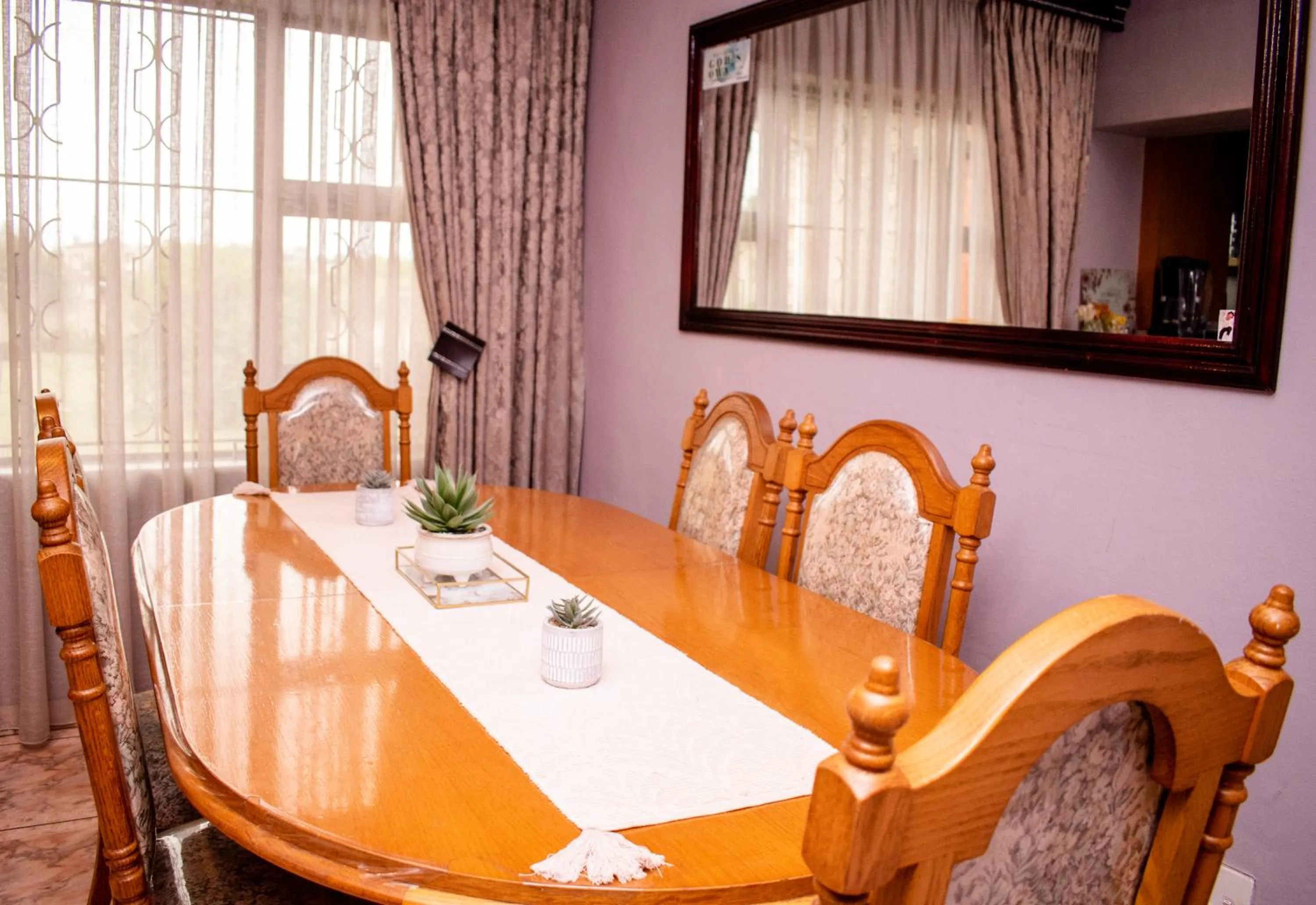 Ekhaya Lodge