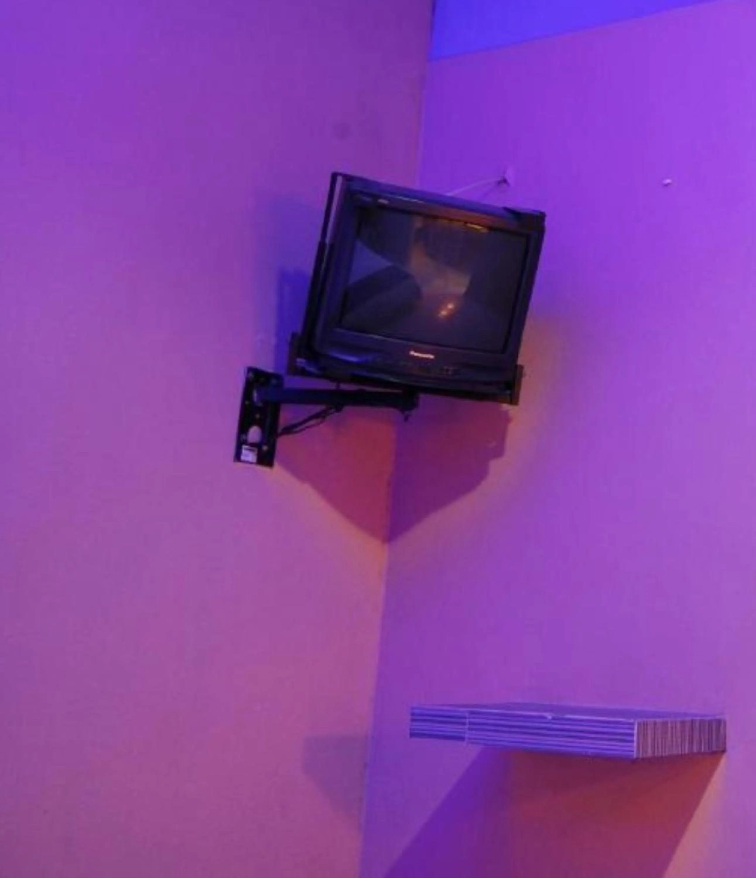 TV and multimedia in OYO Hotel Oasis