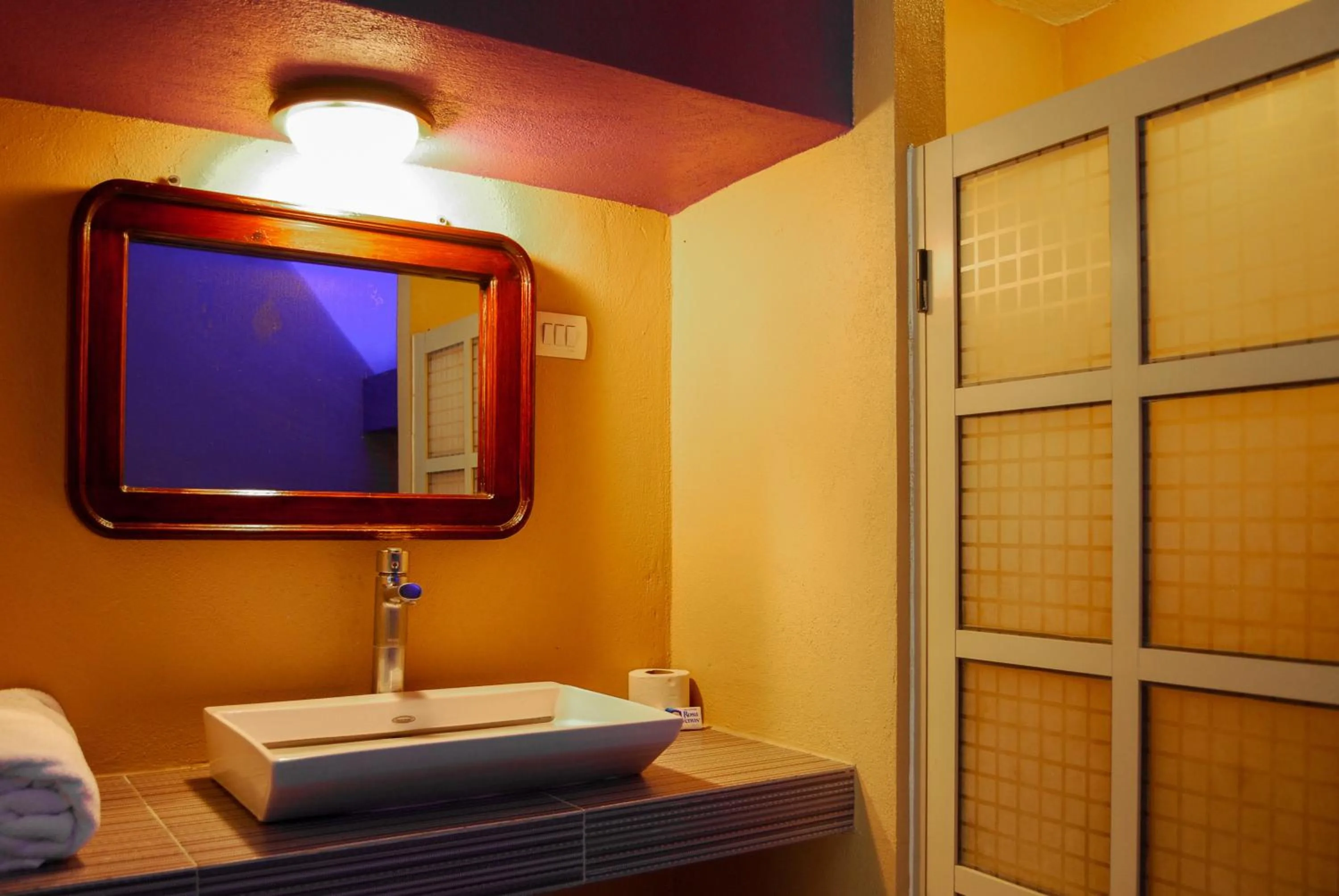 Bathroom in OYO Hotel Oasis