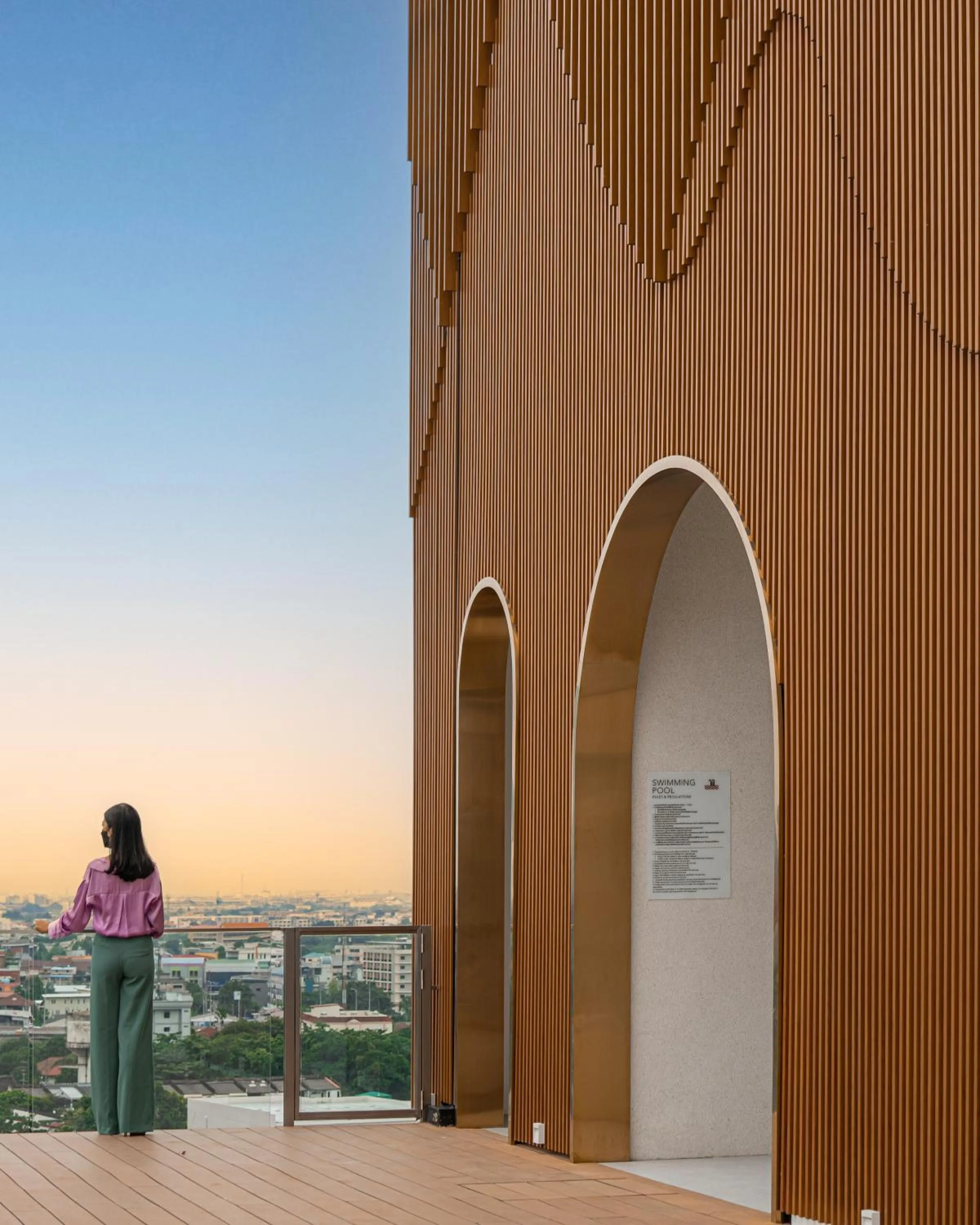 Swimming pool in Aspira Residence Sukhumvit 71