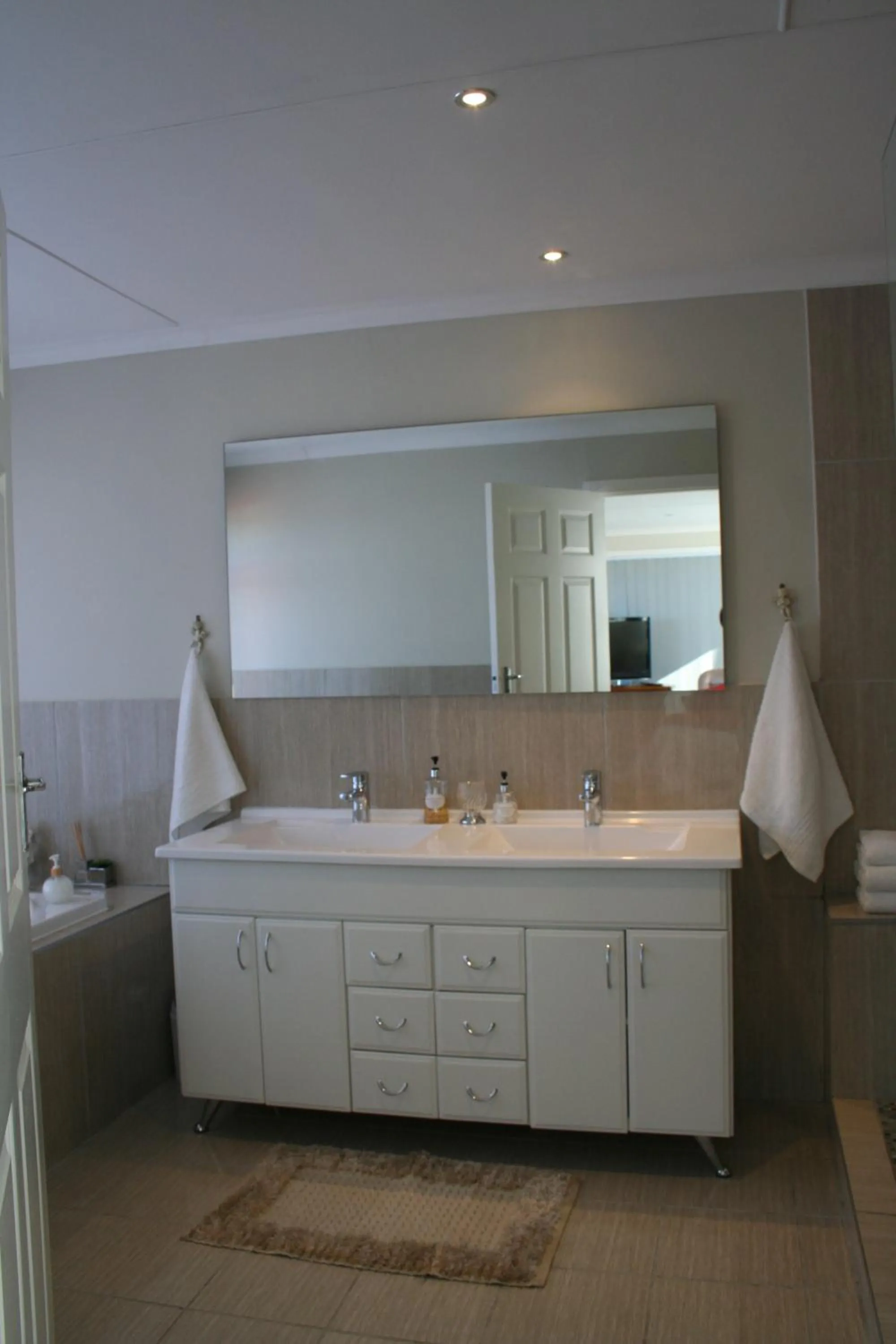 Bathroom in Ocean Dreams B&B