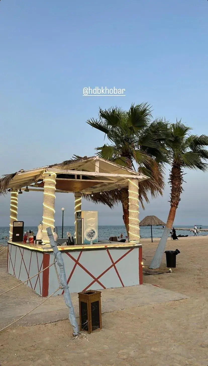 Lounge or bar in HDB Al Khobar Resort & Spa Lounge or bar in HDB Al Khobar Resort & Spa