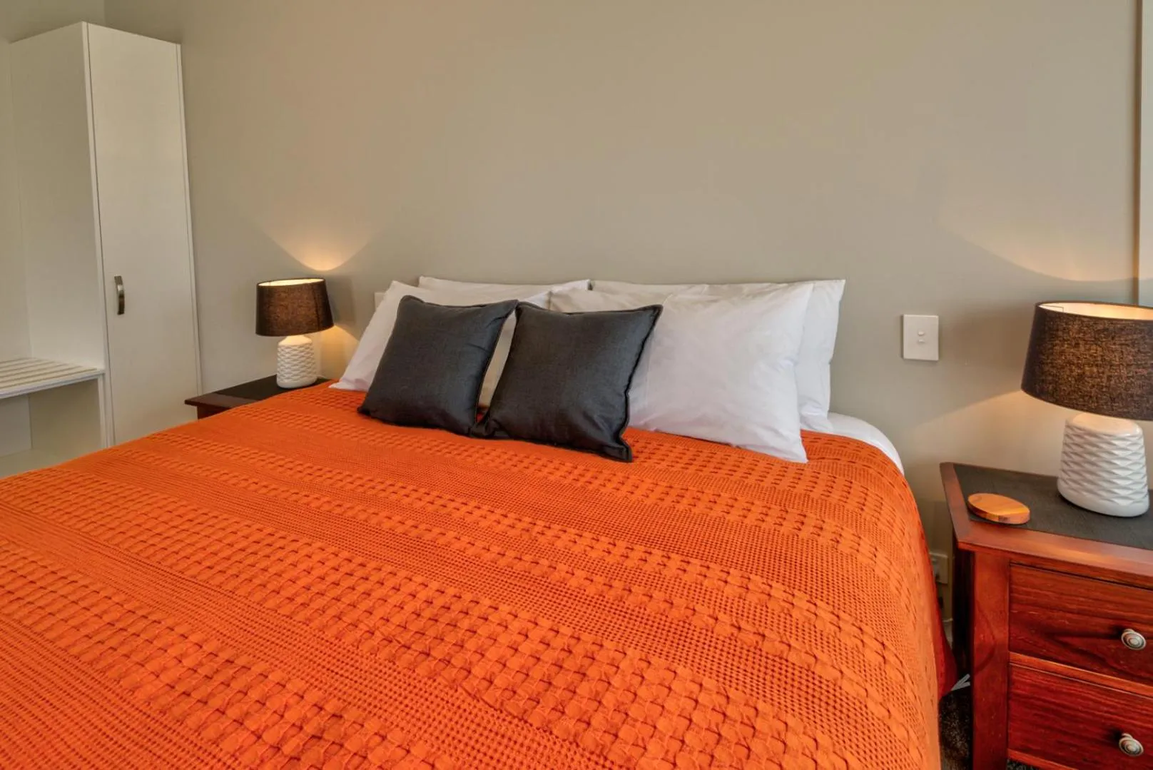 Bed in Annies on Milford