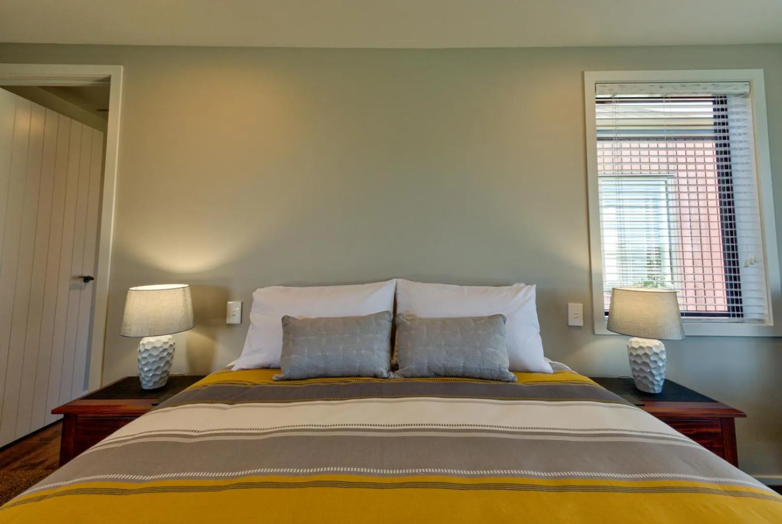 Bed in Annies on Milford