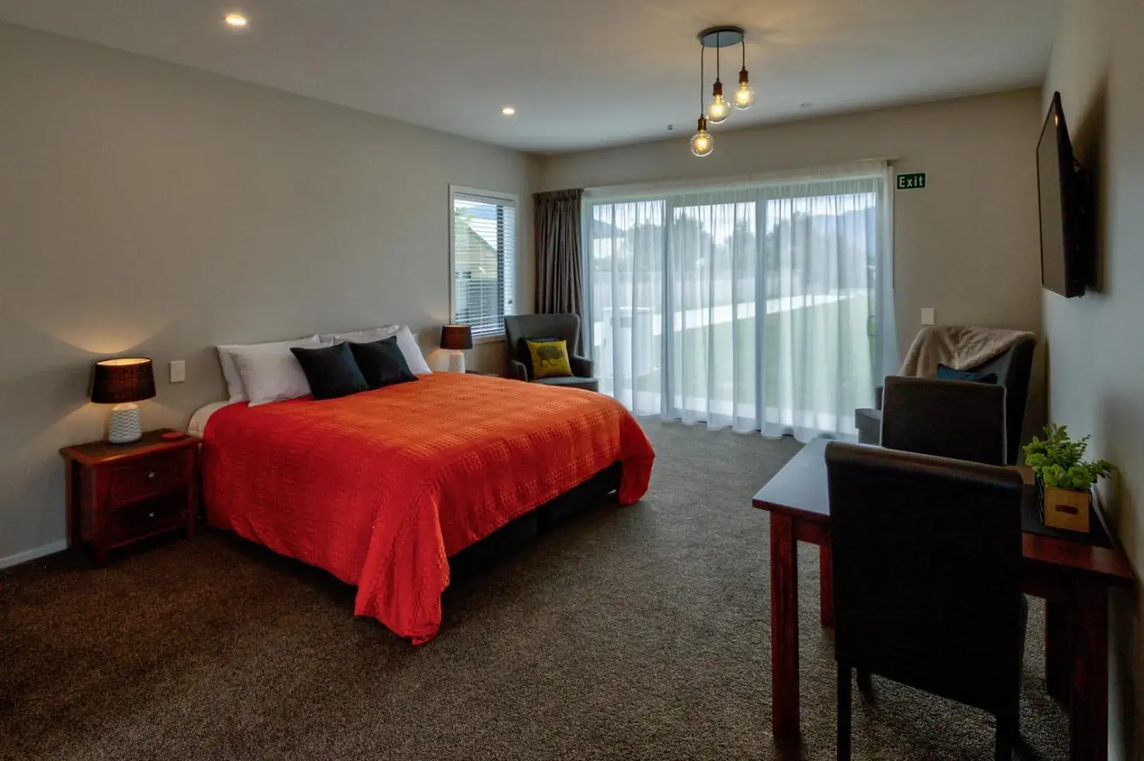 Superior Suite in Annies on Milford Superior Suite in Annies on Milford