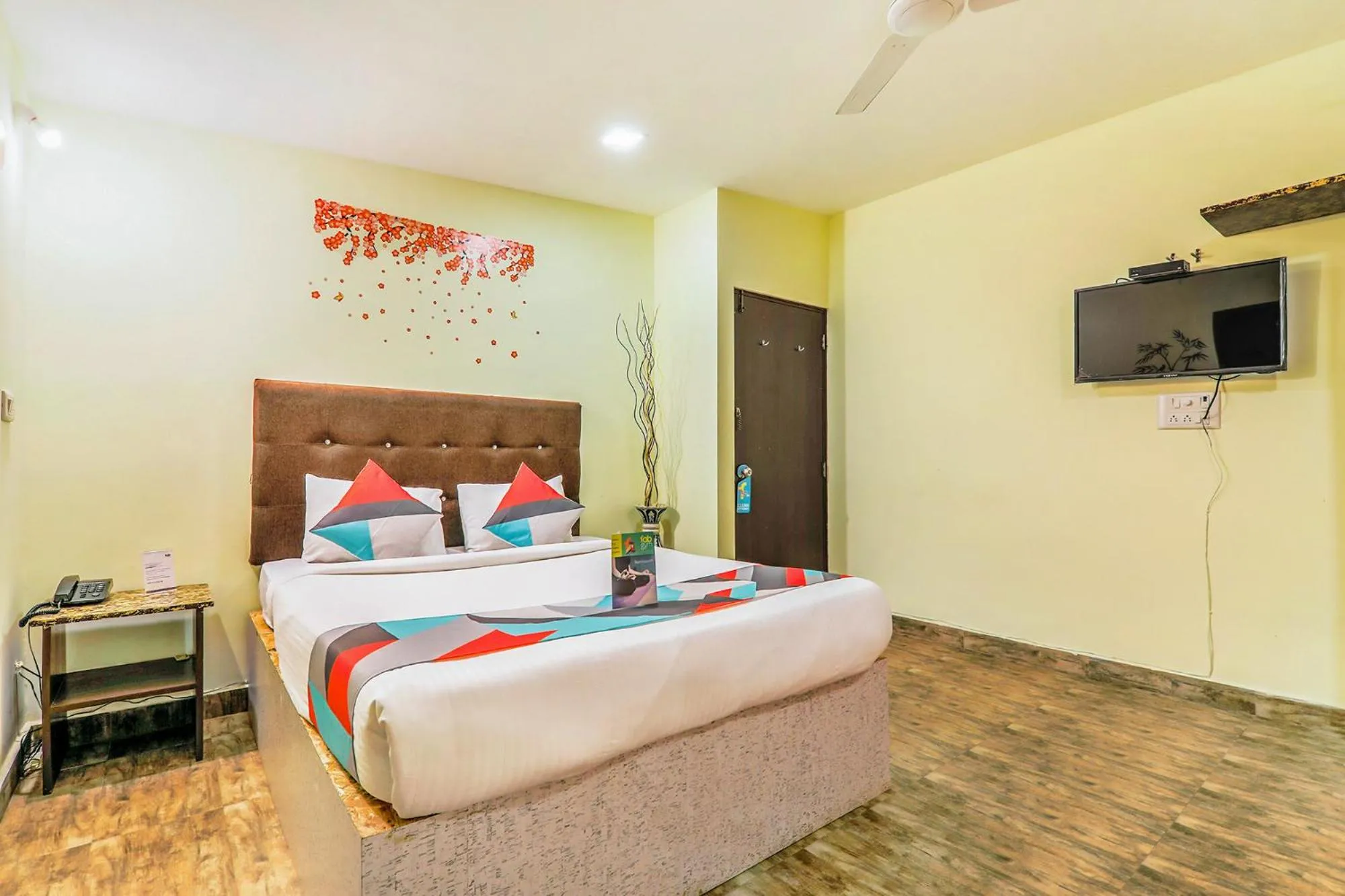 TV and multimedia, Bed in FabExpress Victoria With Pool - Nr Baga Beach