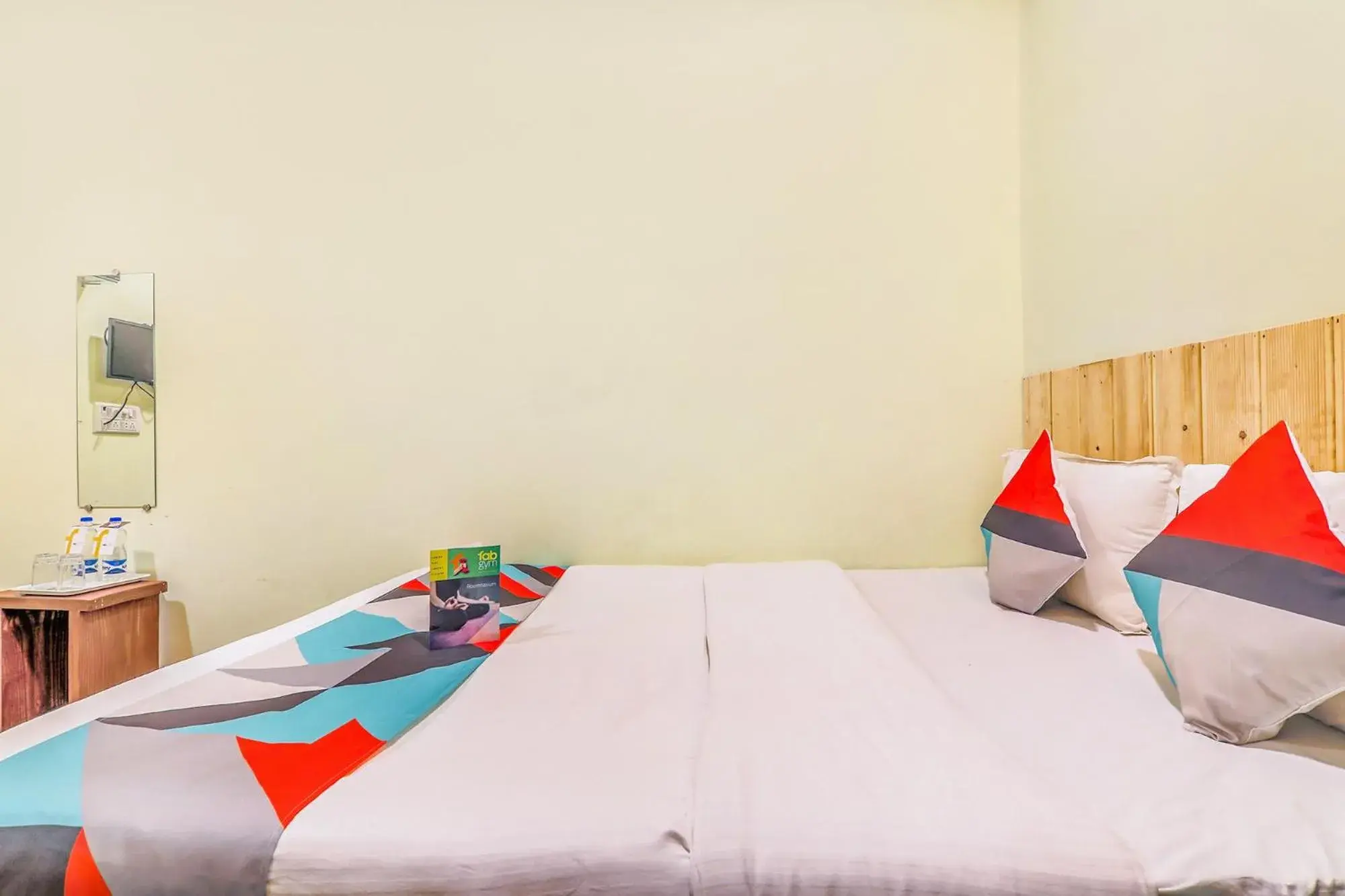Bed in FabExpress Victoria With Pool - Nr Baga Beach Bed in FabExpress Victoria With Pool - Nr Baga Beach
