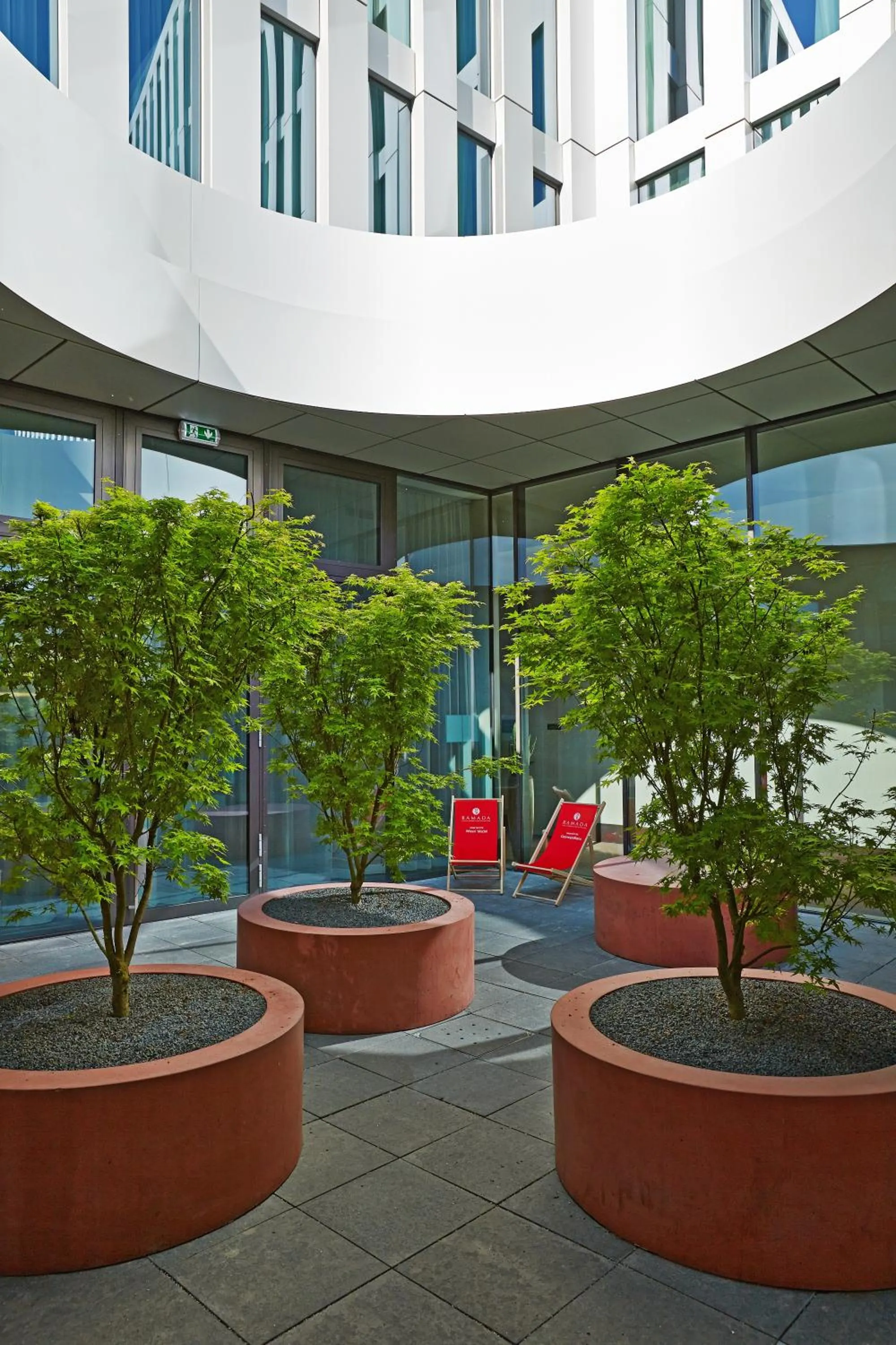 Facade/entrance in H4 Hotel München Messe