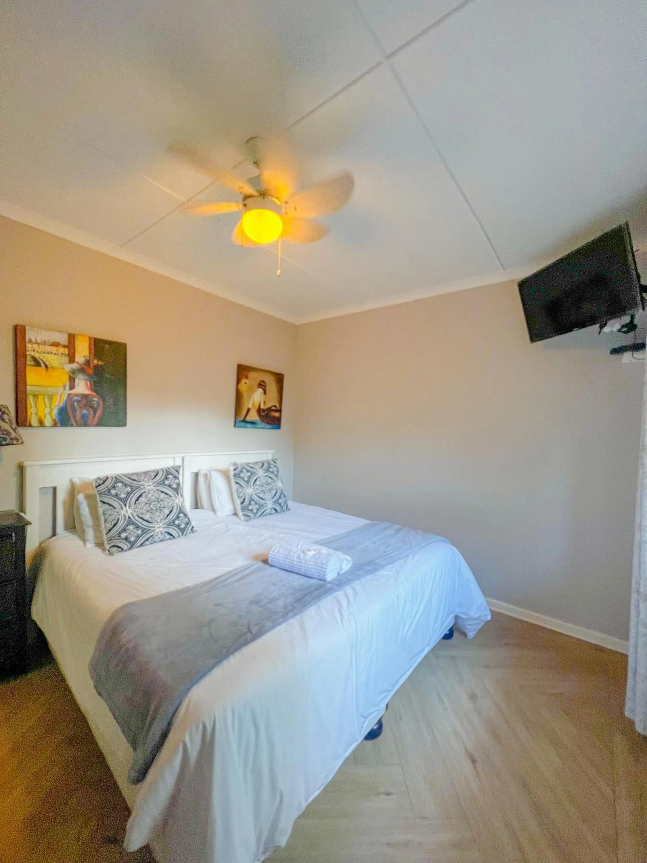 Bedroom, Bed in Goulden Street Guest House