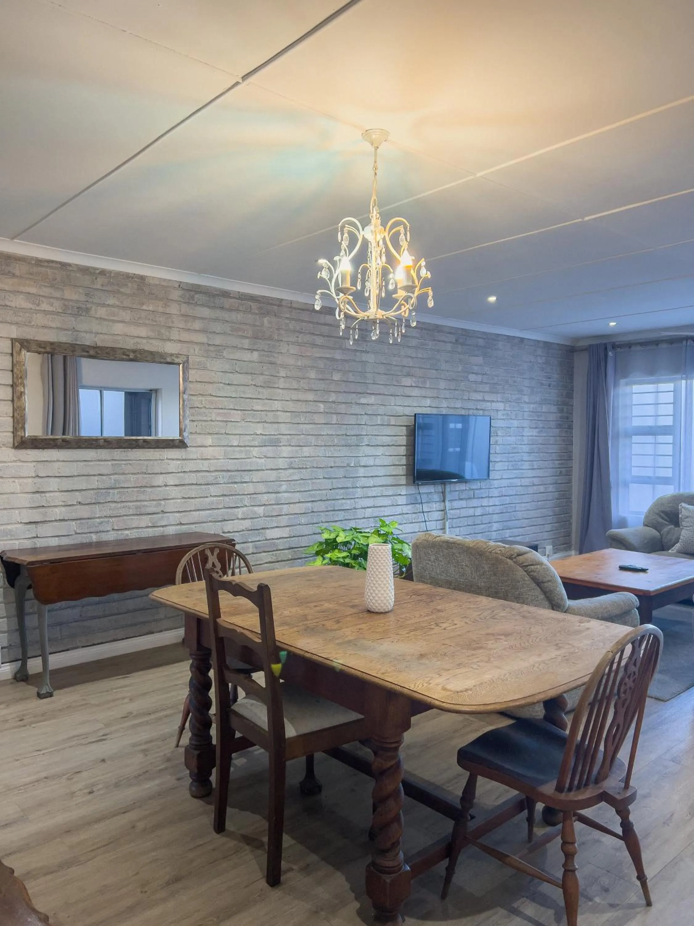 Dining area in Goulden Street Guest House