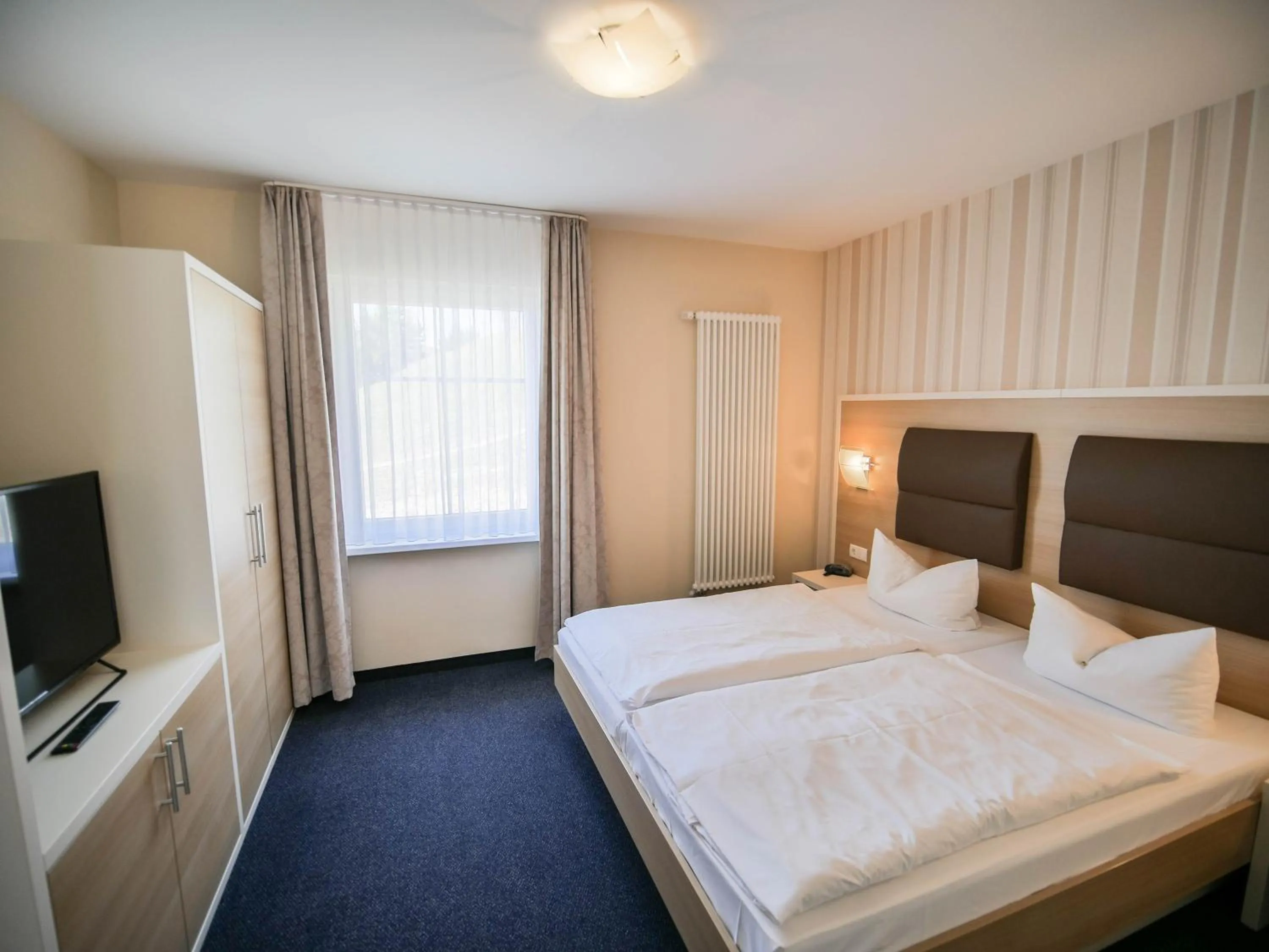 Bedroom, Bed in Wald-Hotel