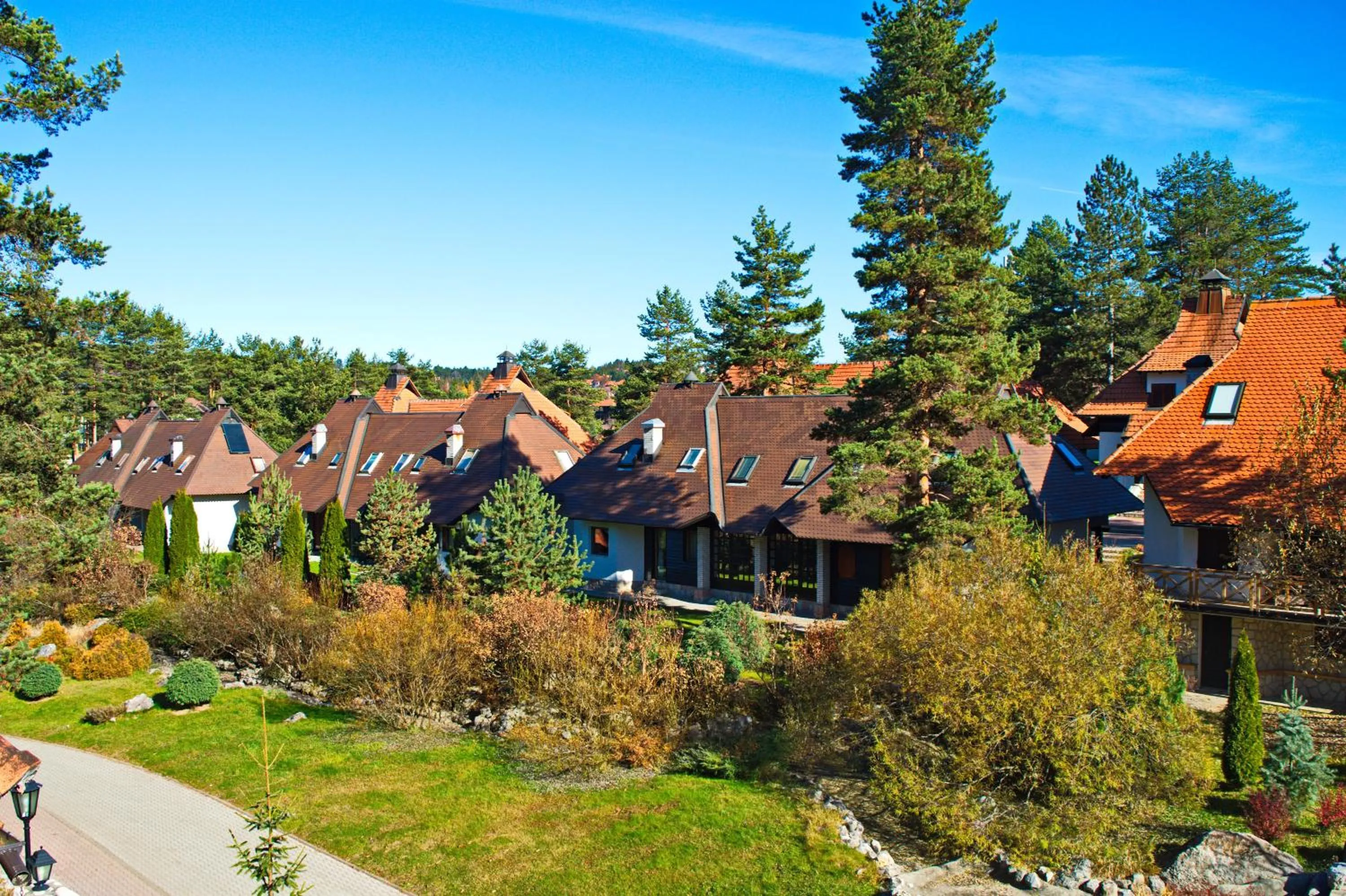 Day in KRALjEVI KONACI ZLATIBOR