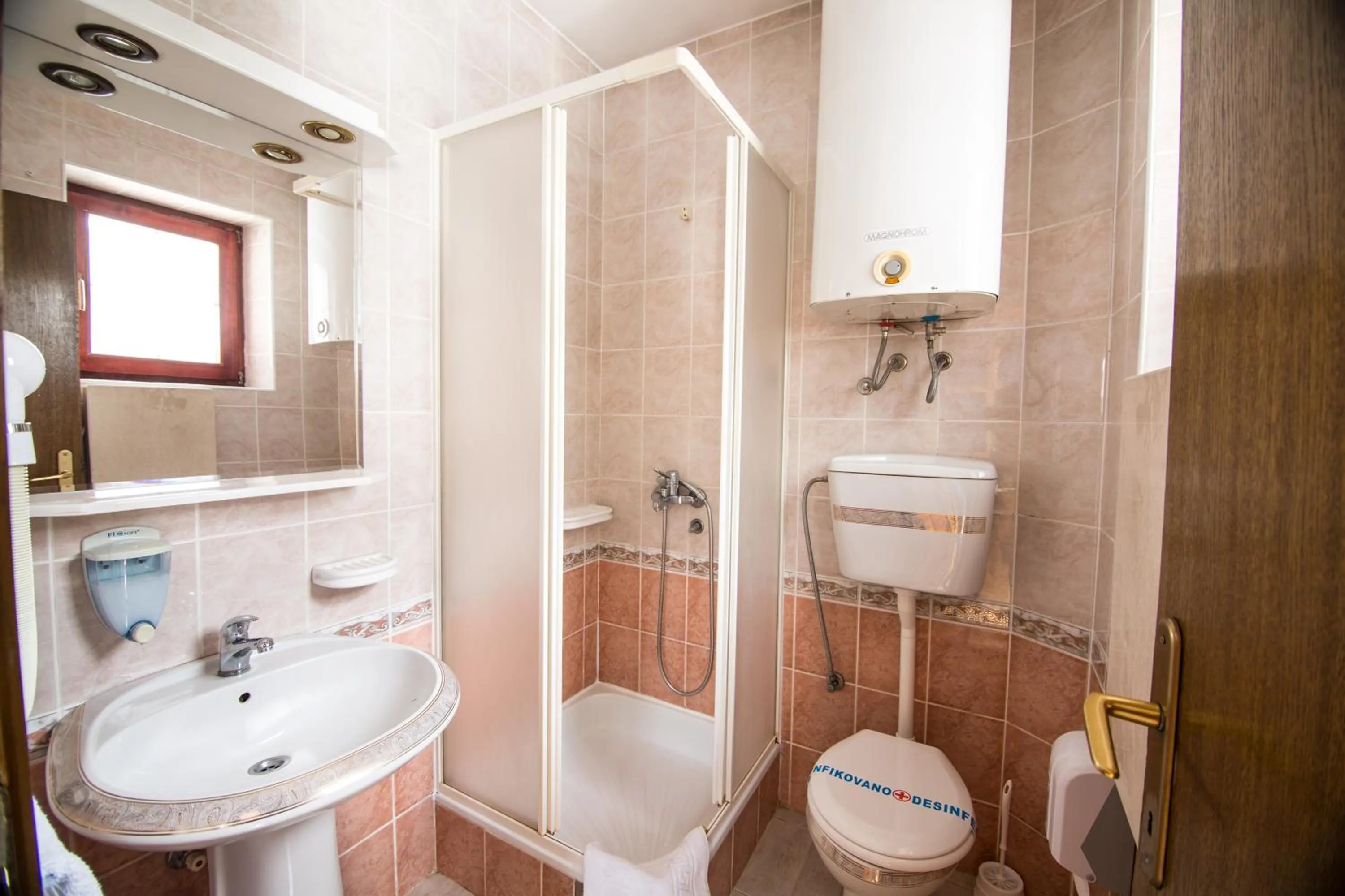 Bathroom in KRALjEVI KONACI ZLATIBOR