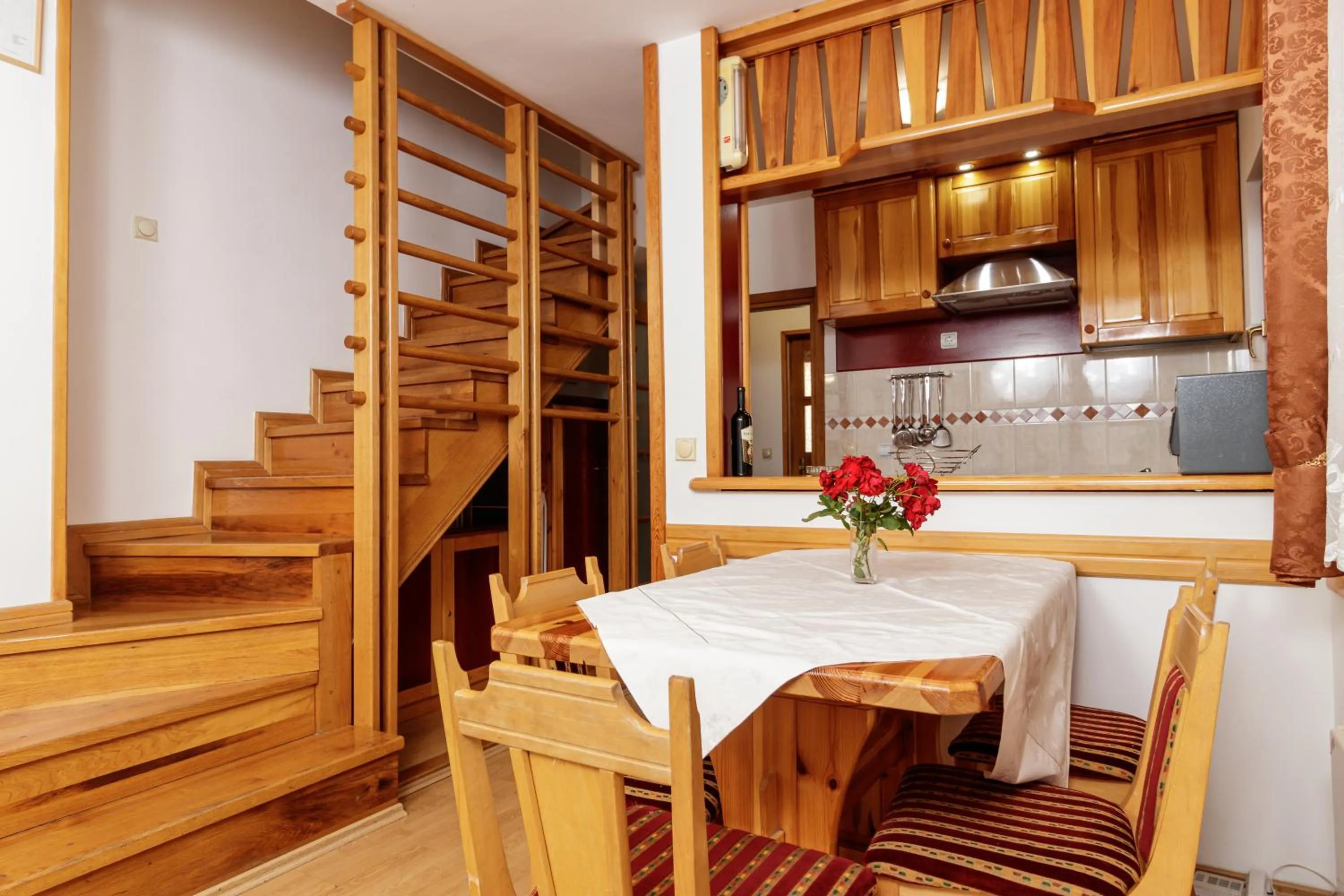 Kitchen or kitchenette in KRALjEVI KONACI ZLATIBOR