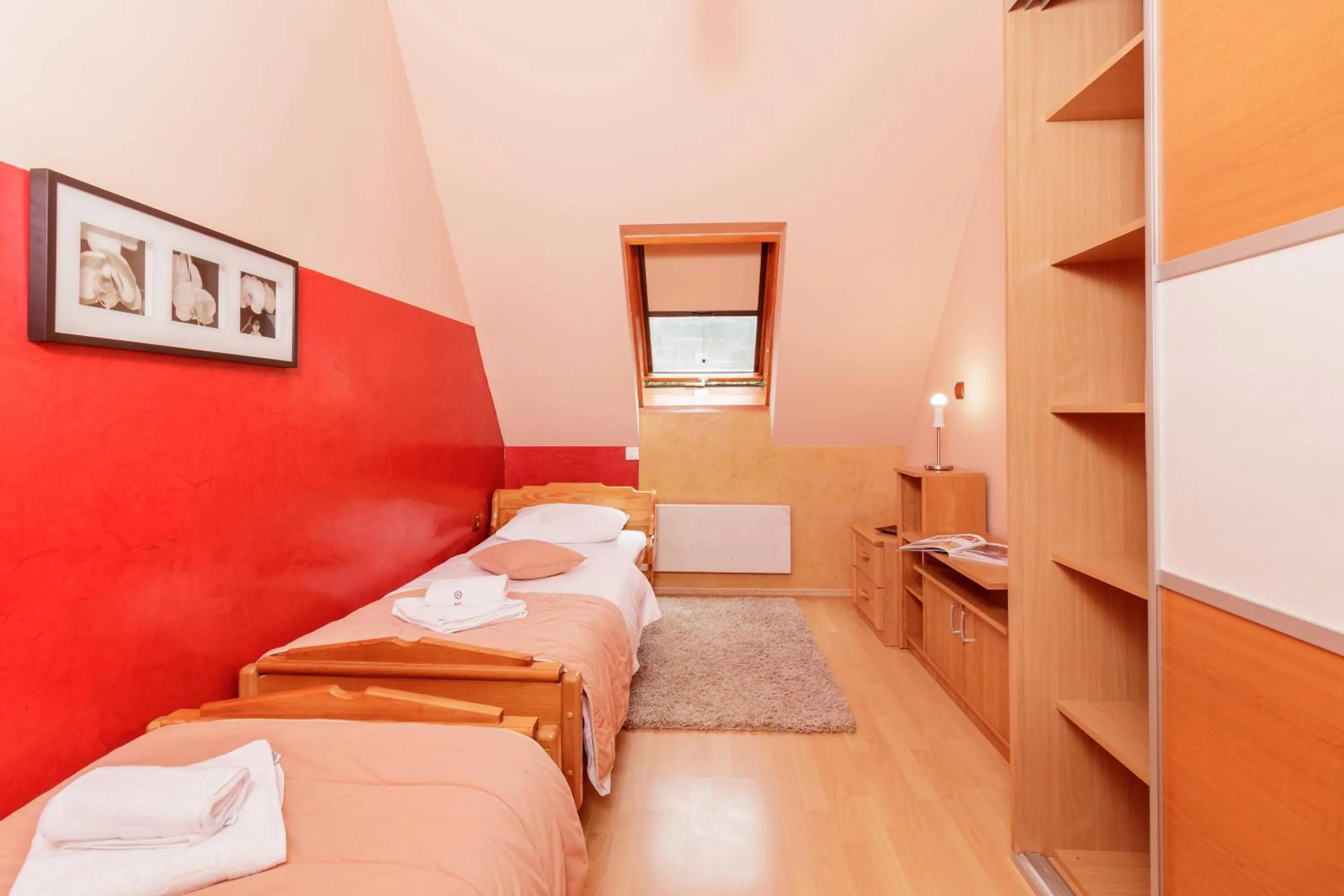 Bedroom, Bed in KRALjEVI KONACI ZLATIBOR