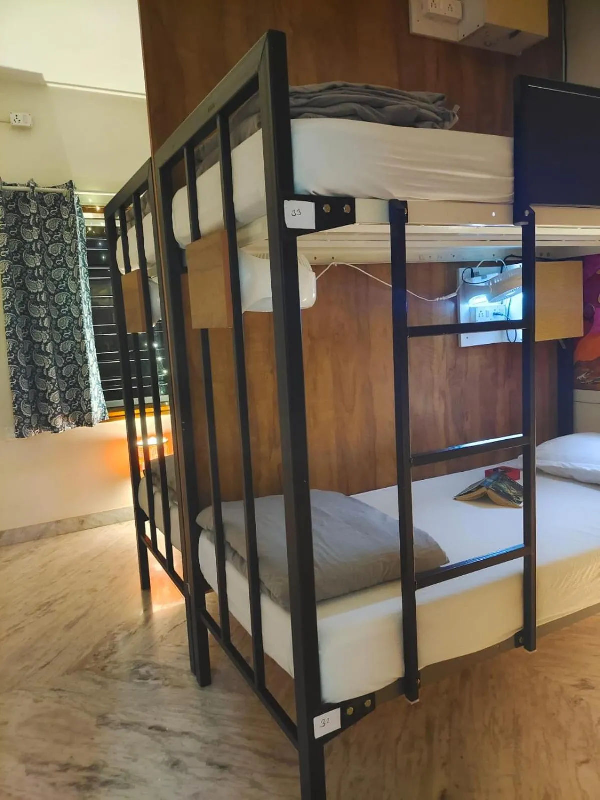 Bed in The Hood Hostel