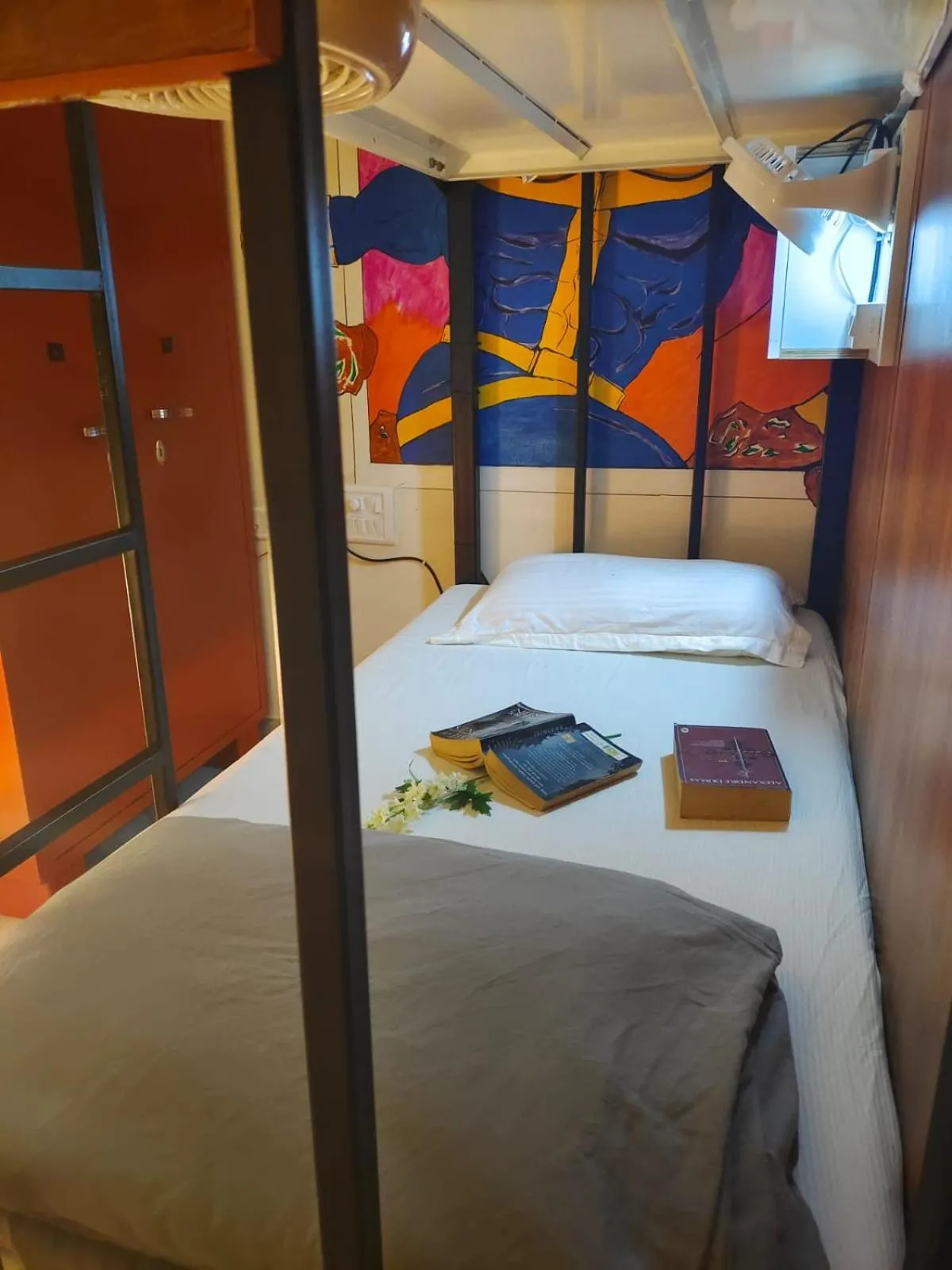 Bed in The Hood Hostel