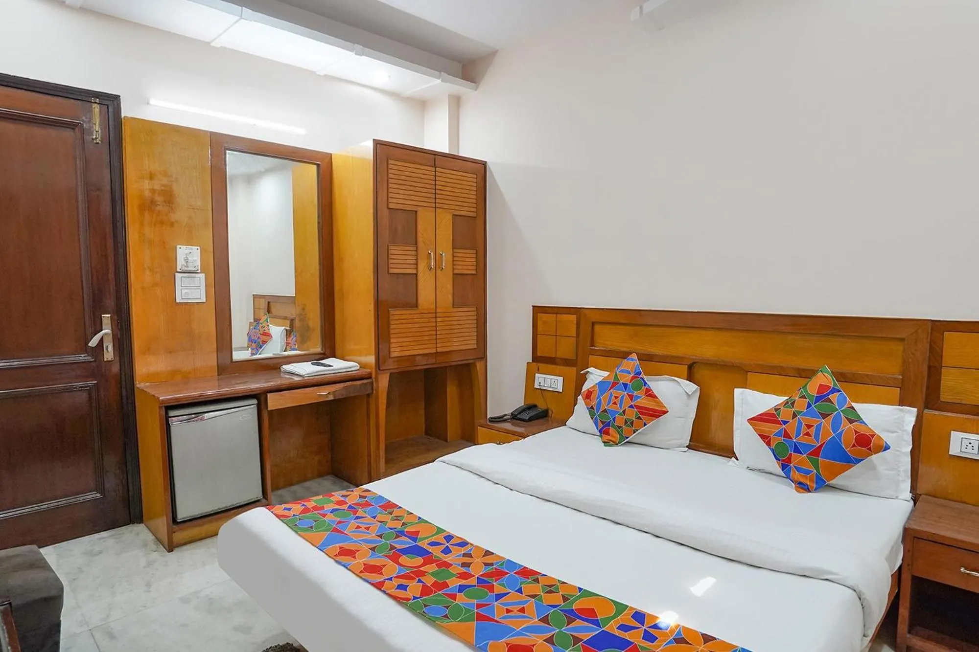 Bed in FabHotel De Gold Karol Bagh