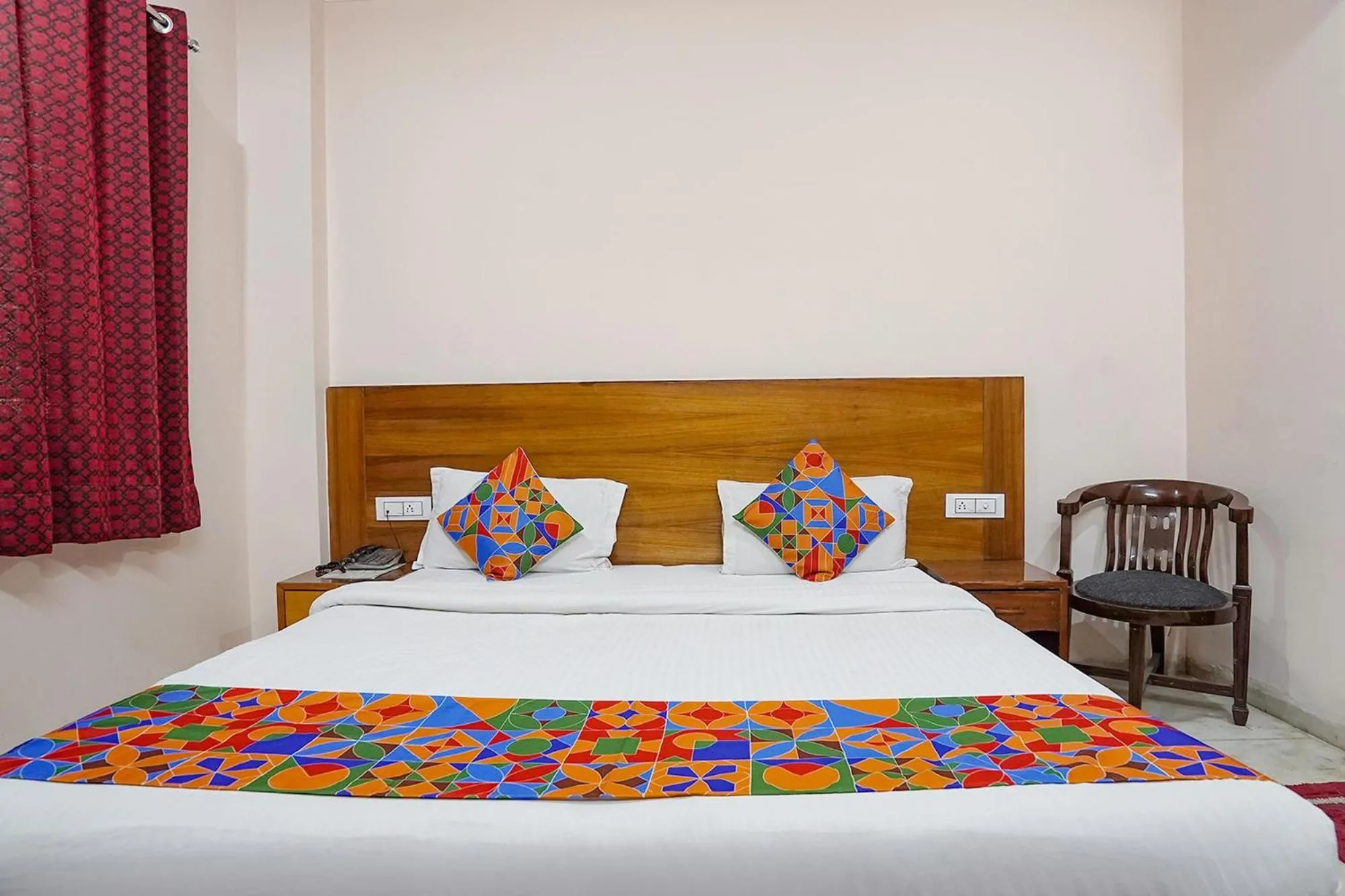 Bed in FabHotel De Gold Karol Bagh