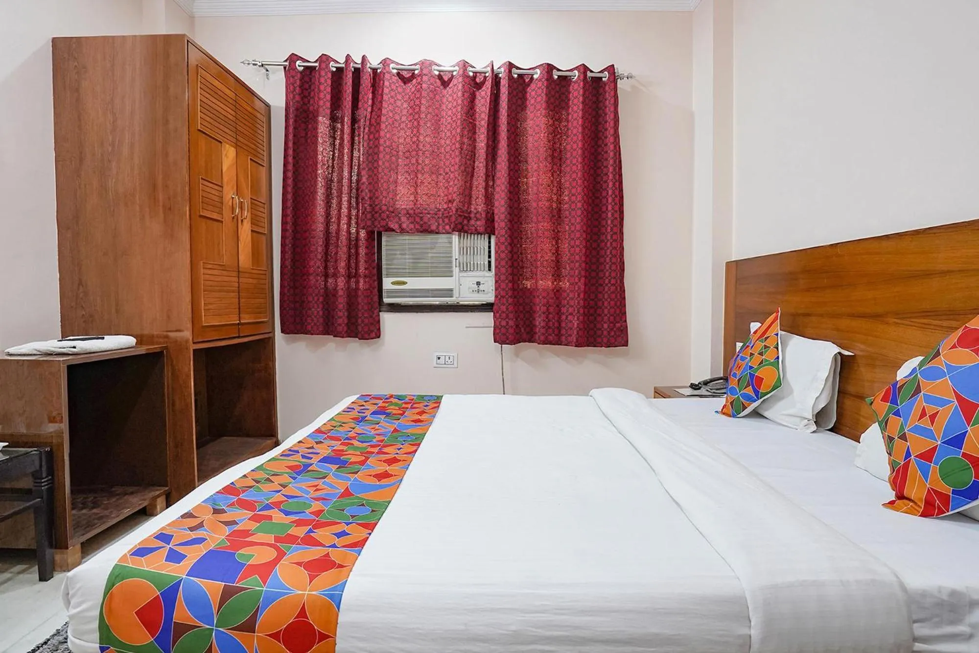 Bedroom, Bed in FabHotel De Gold Karol Bagh