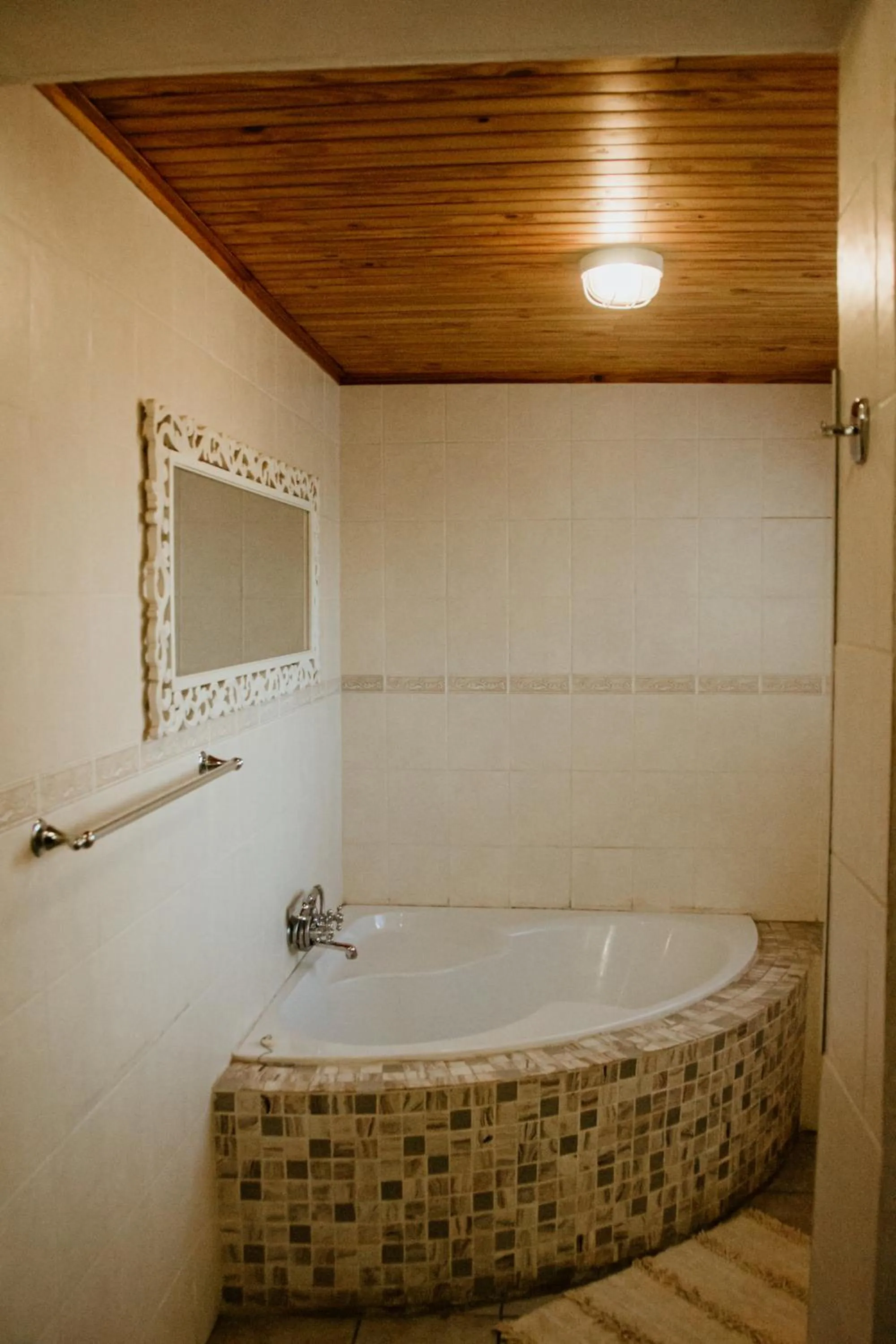 Alec Wright's Guest Lodge