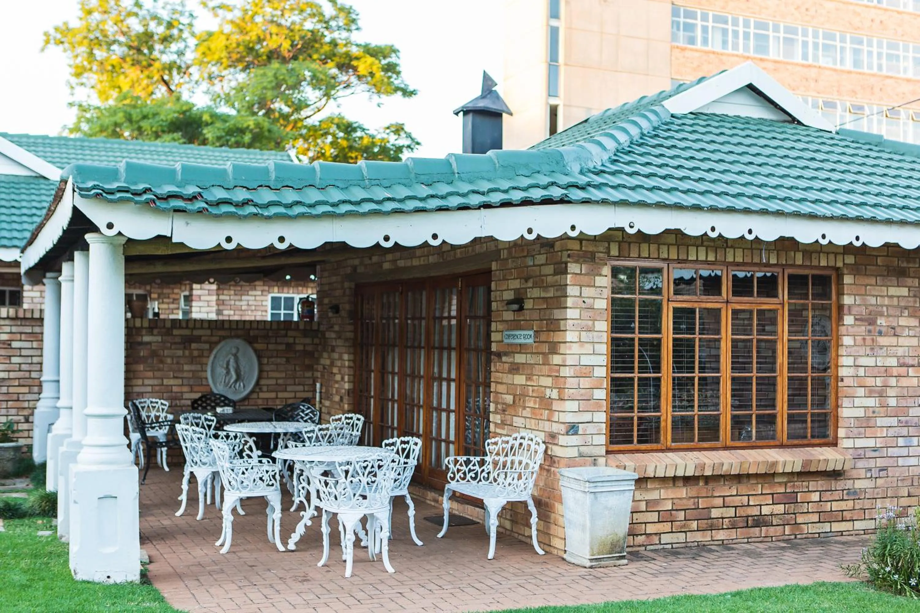 Property building in Alec Wright's Guest Lodge