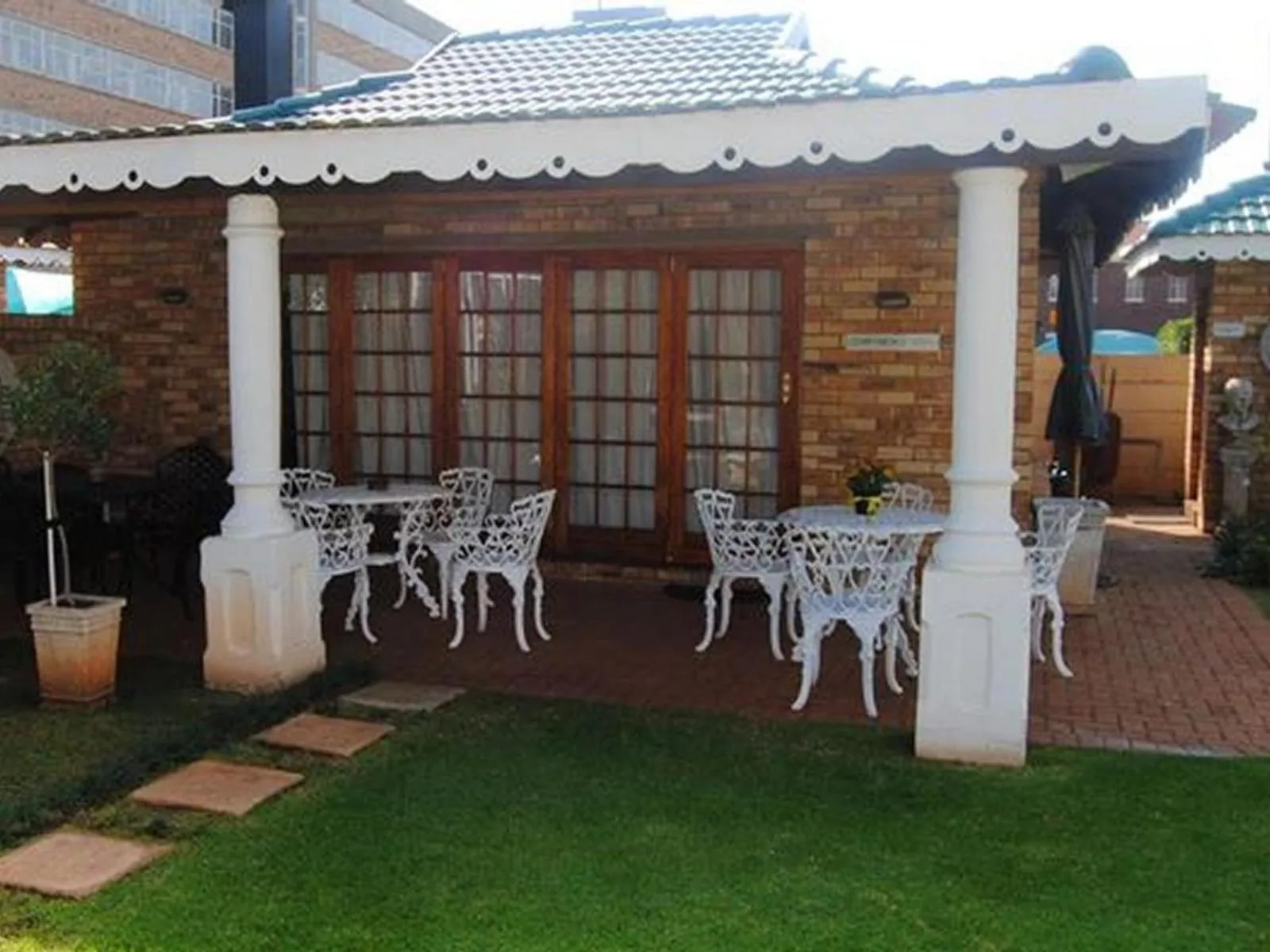 Property building in Alec Wright's Guest Lodge