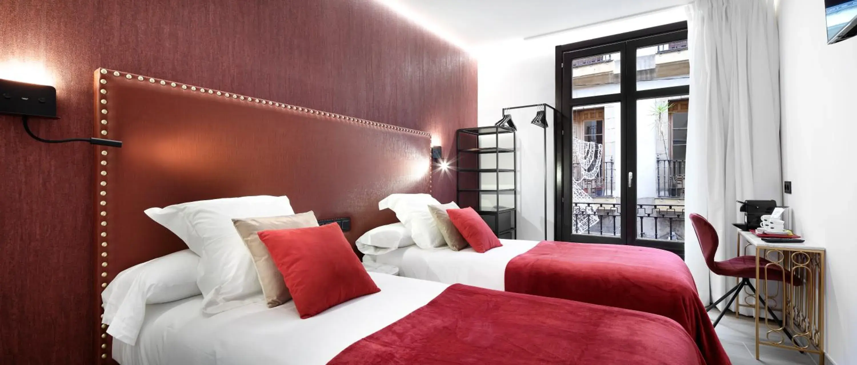 Deluxe Twin Room in Pension Ama Bilbao Deluxe Twin Room in Pension Ama Bilbao