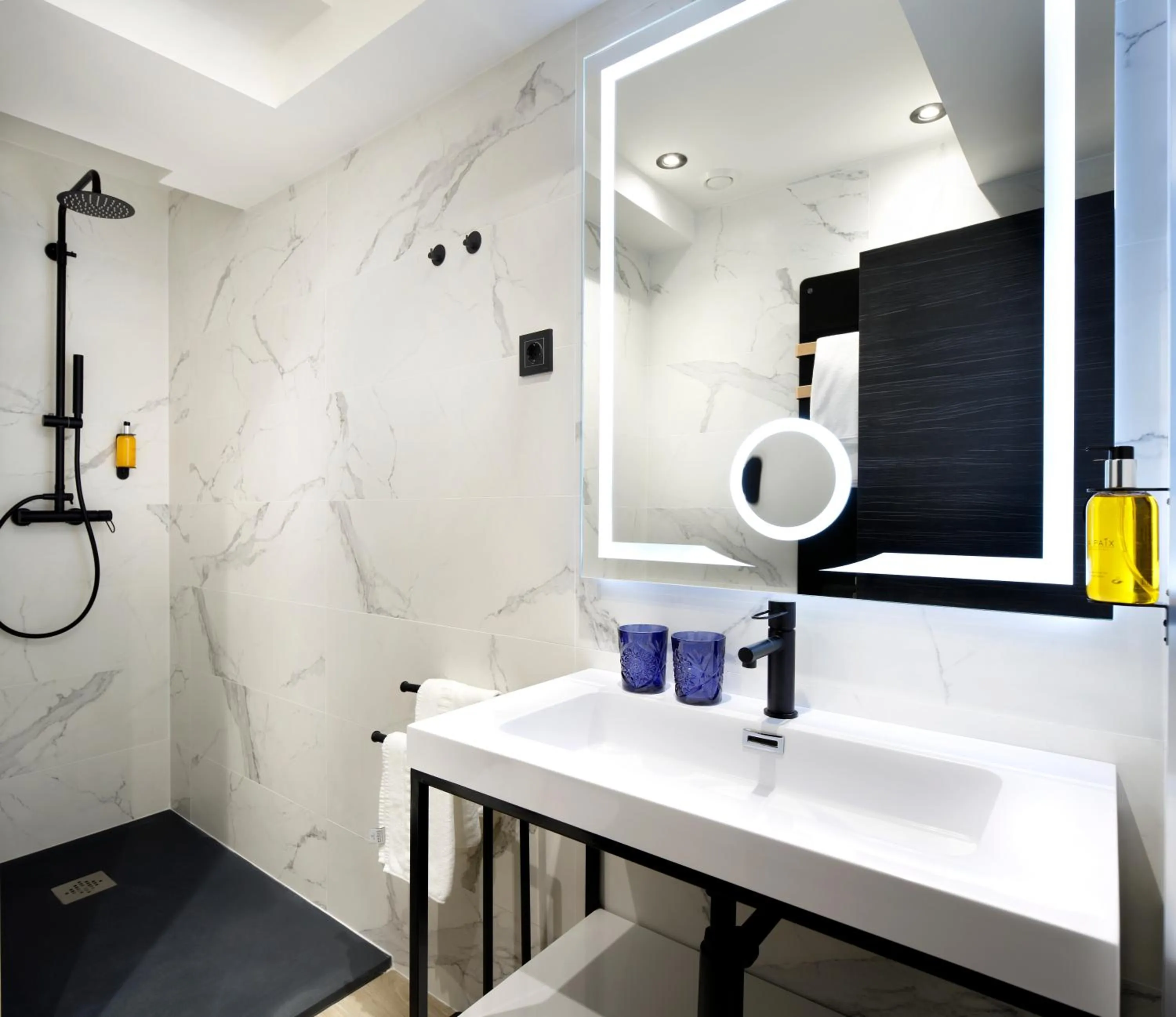 Bathroom in Pension Ama Bilbao