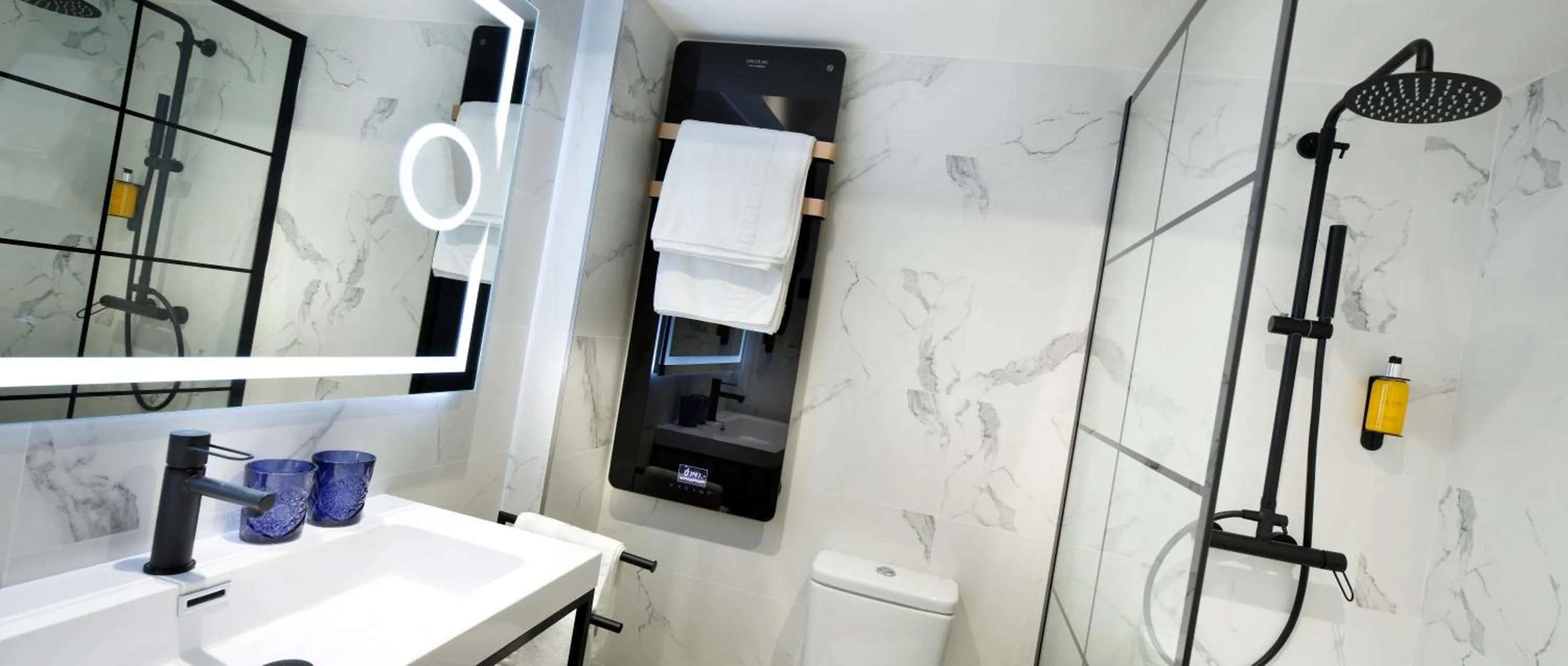 Bathroom in Pension Ama Bilbao