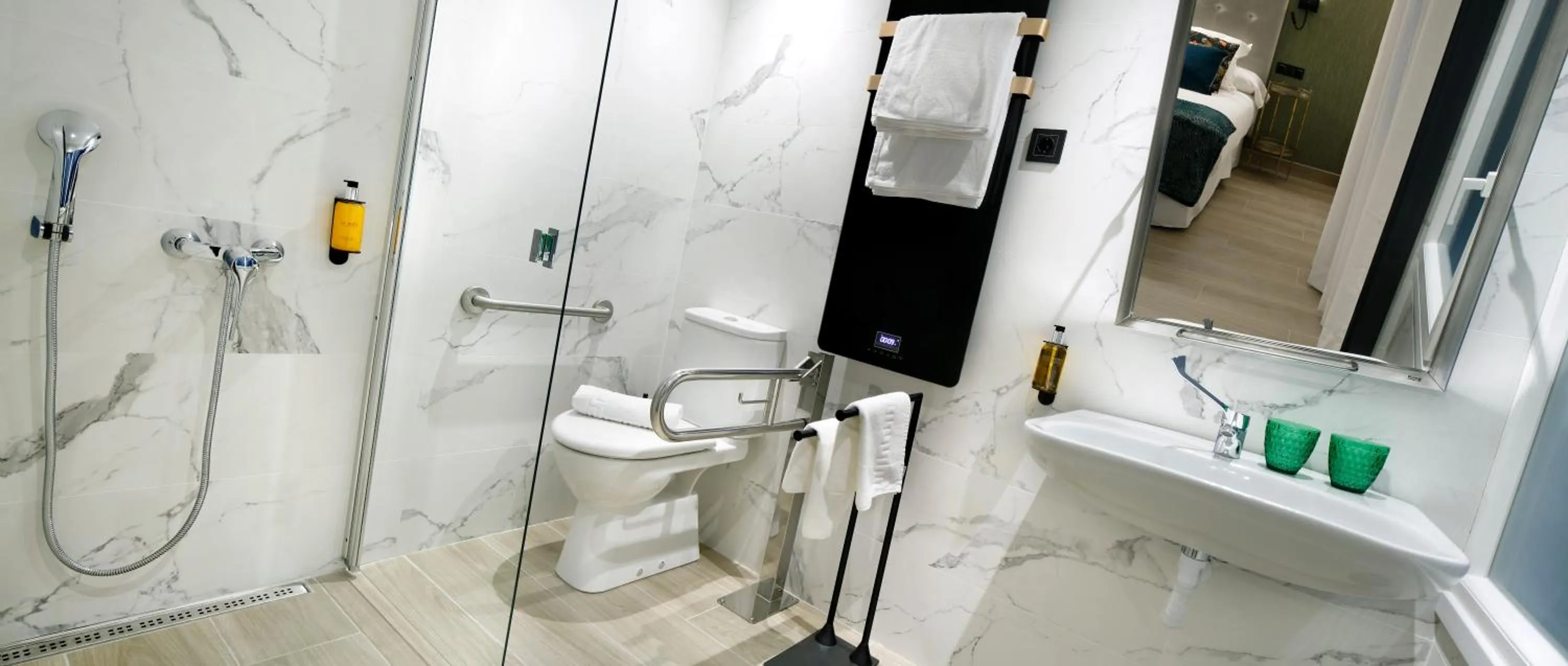 Bathroom in Pension Ama Bilbao