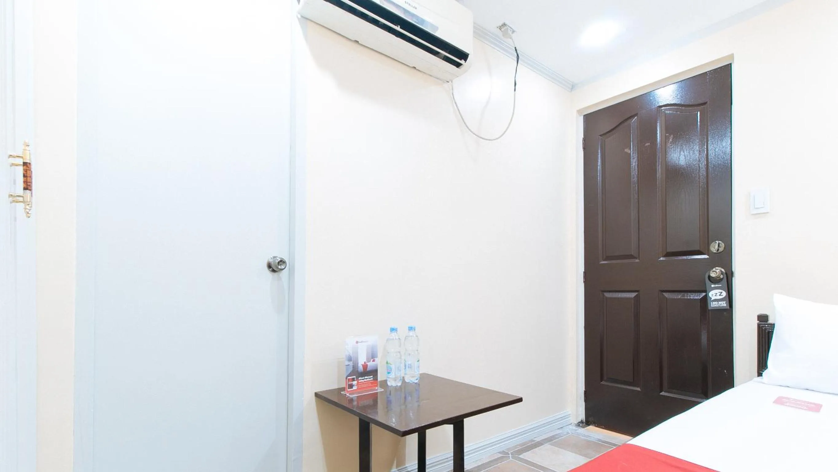 Bedroom, Bed in RedDoorz Plus at Canley Residential