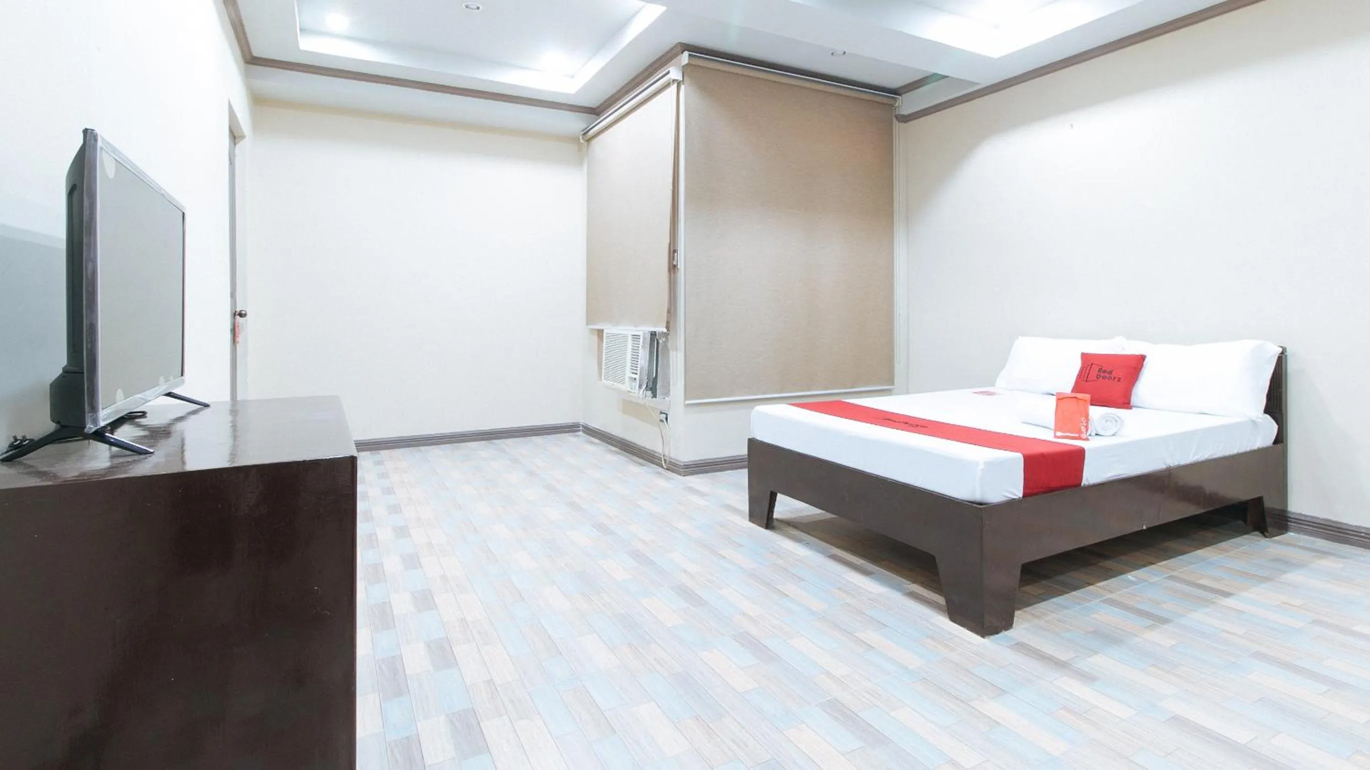 Bedroom, Bed in RedDoorz Plus at Canley Residential