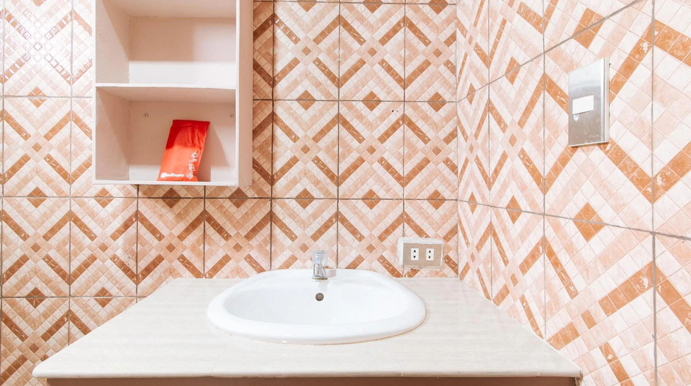 Bathroom in RedDoorz Plus at Canley Residential