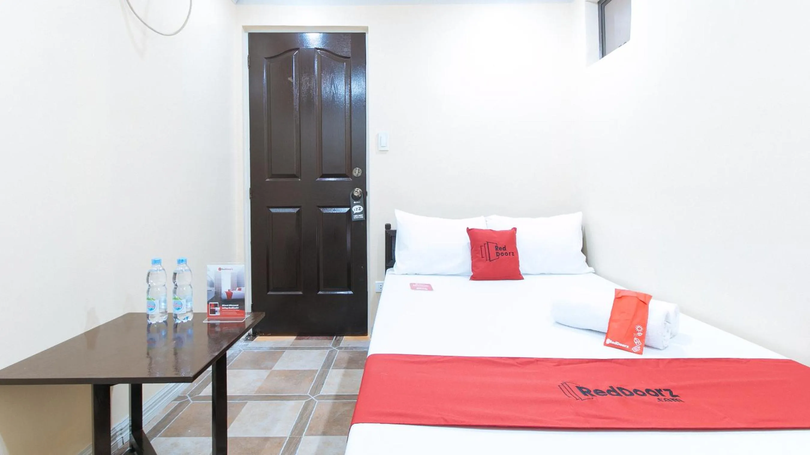 Bedroom, Bed in RedDoorz Plus at Canley Residential