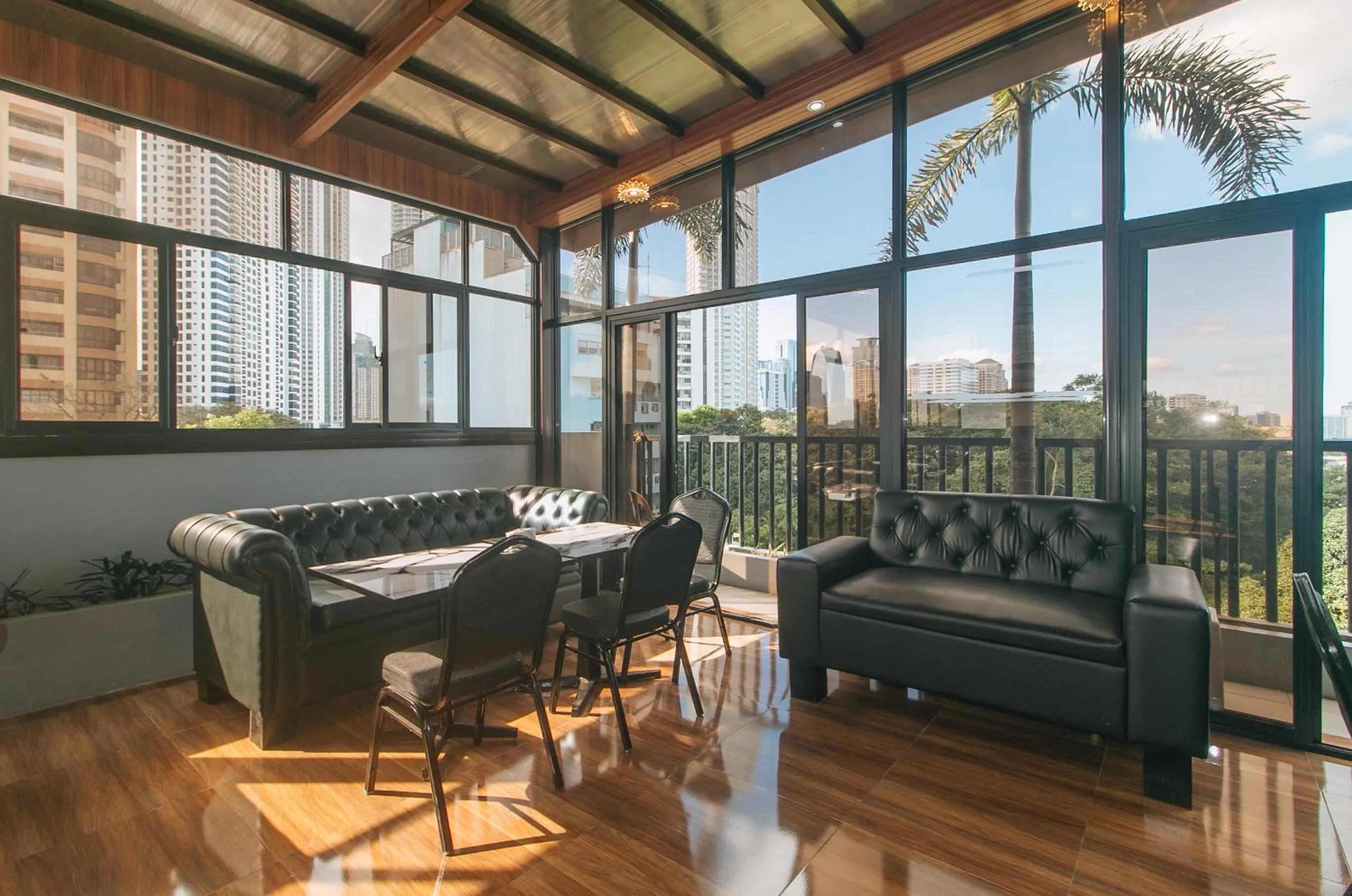 Seating area in RedDoorz Plus at Canley Residential