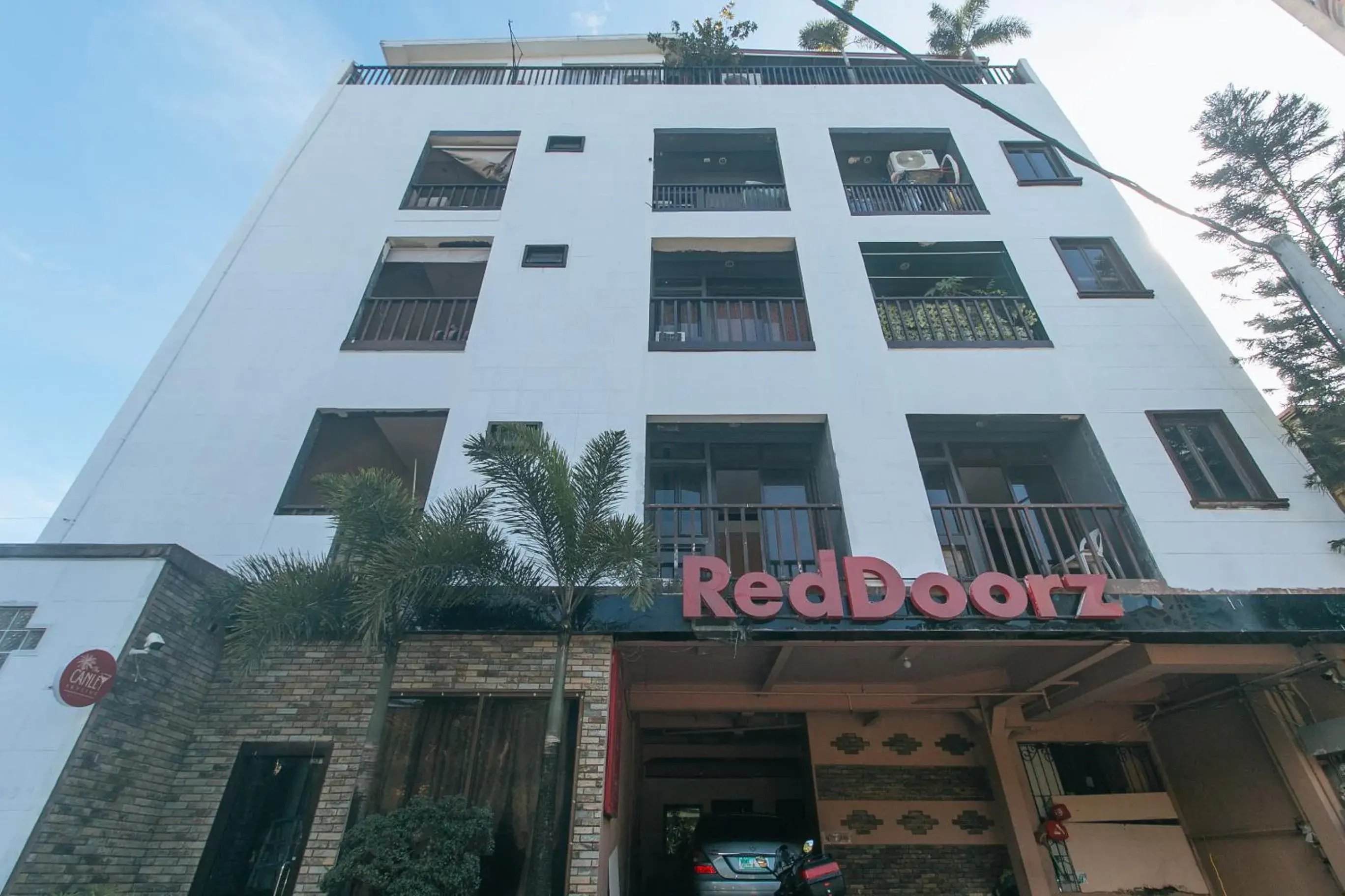 Property building in RedDoorz Plus at Canley Residential Property building in RedDoorz Plus at Canley Residential