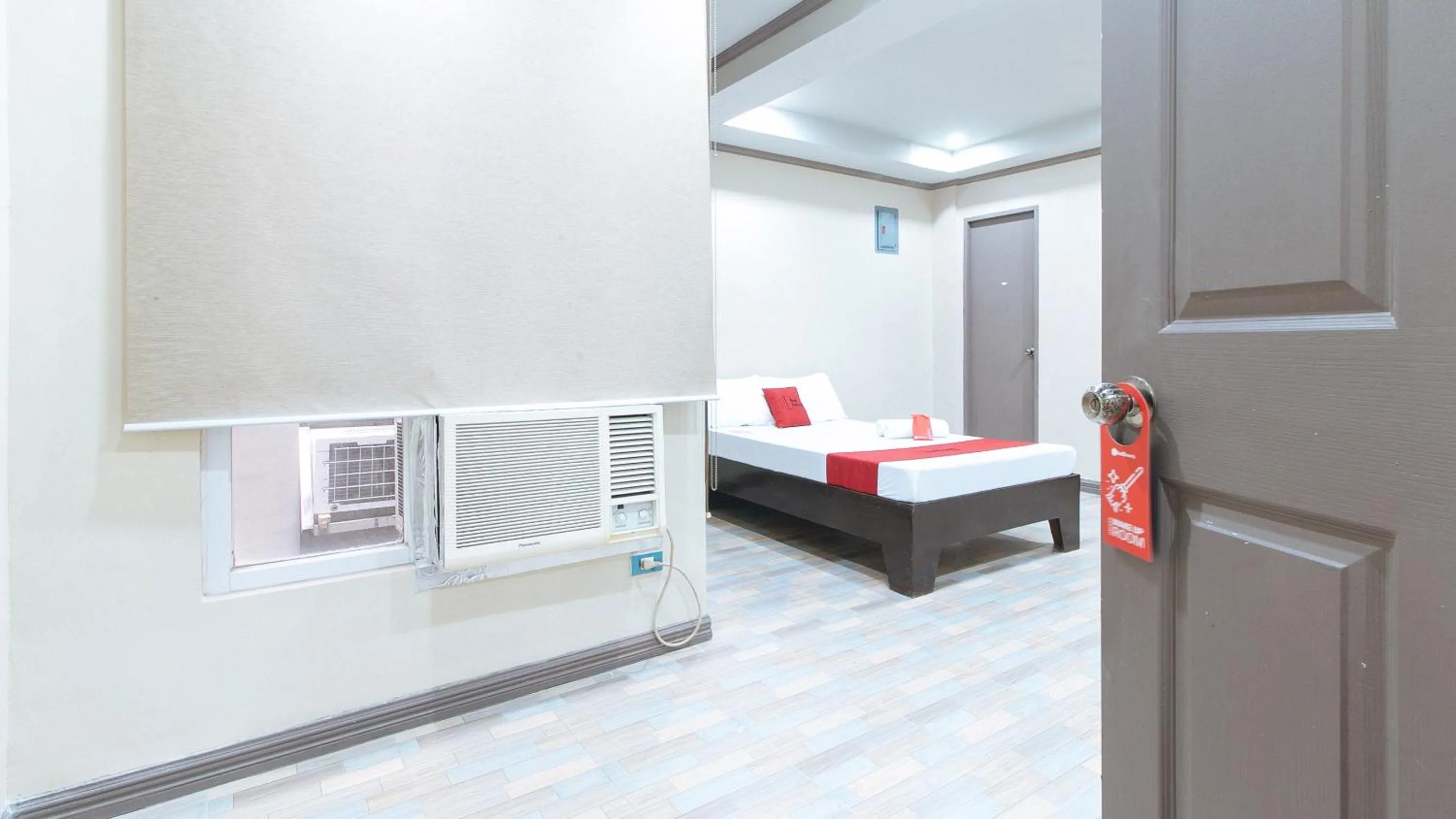 Bedroom, Bed in RedDoorz Plus at Canley Residential