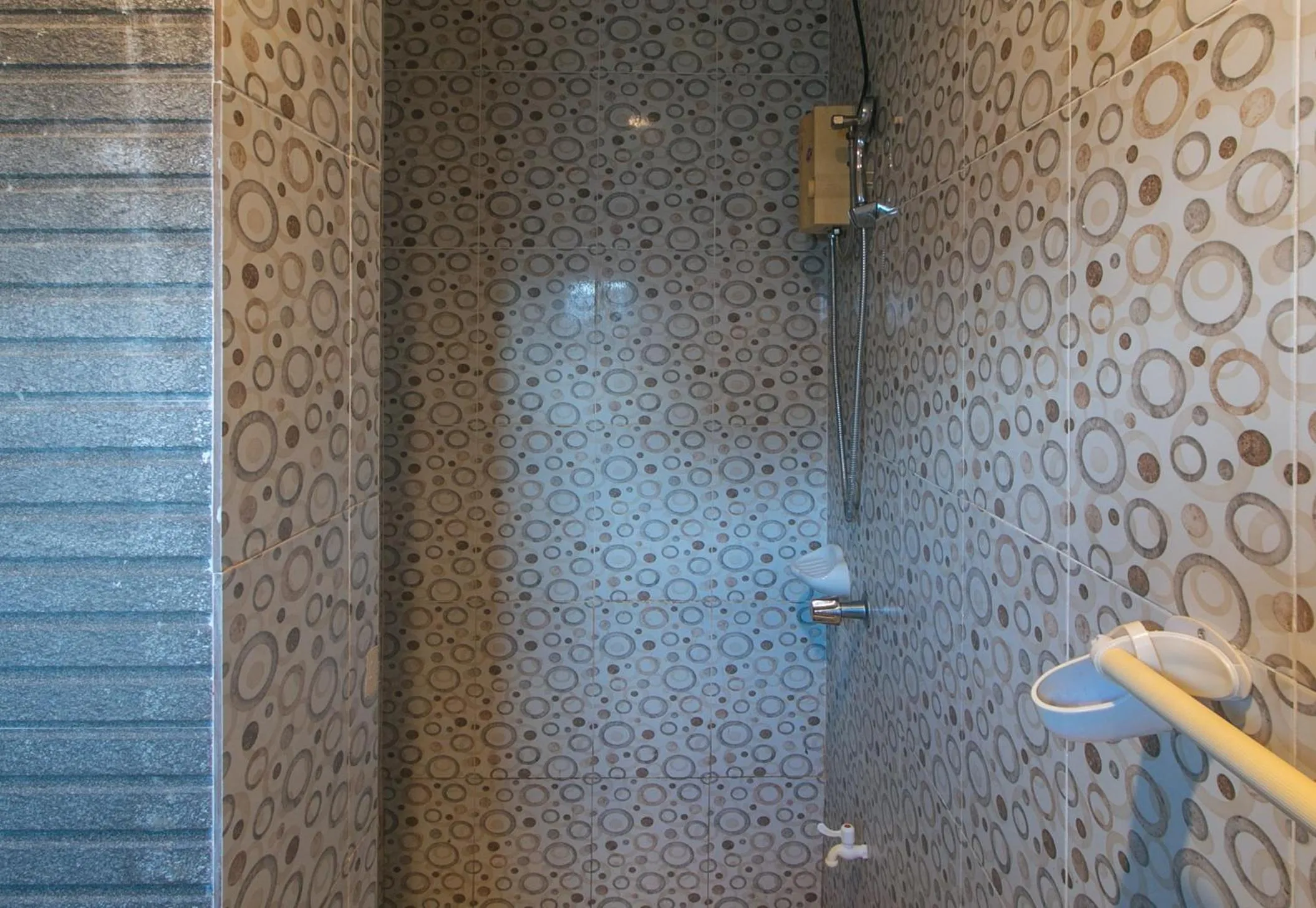 Shower in RedDoorz Plus at Canley Residential