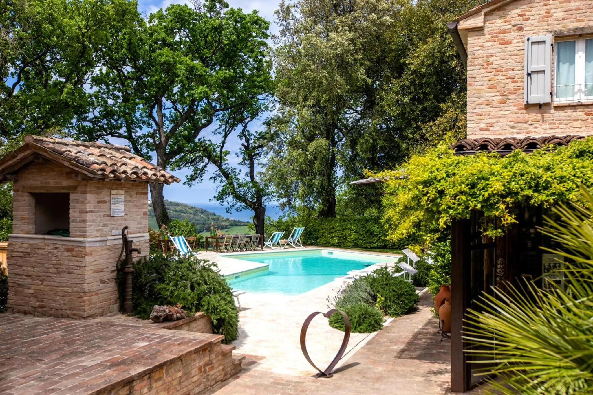 Swimming pool in Castello di Granarola Relais - Adults Friendly -