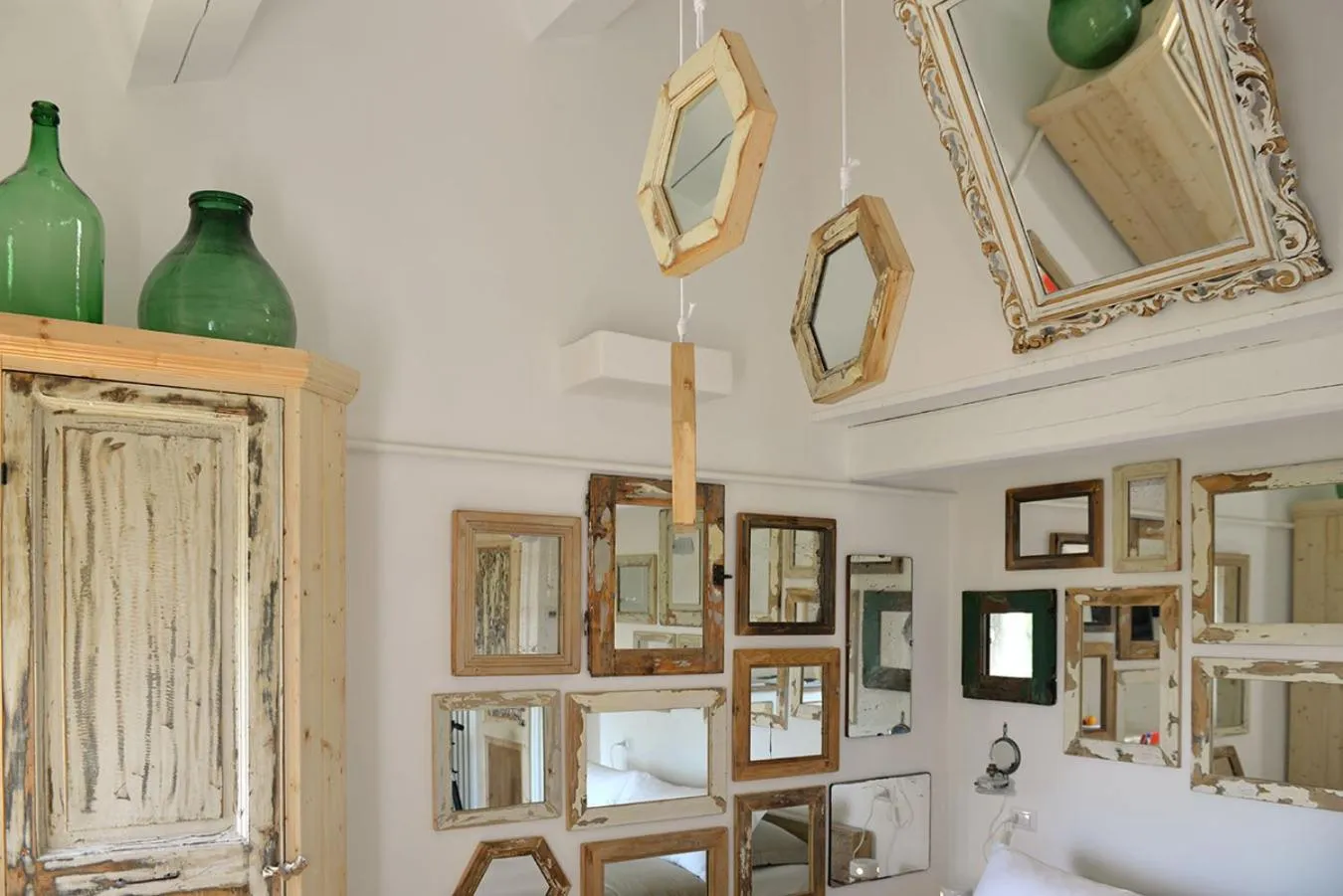 Decorative detail in Castello di Granarola Relais - Adults Friendly -