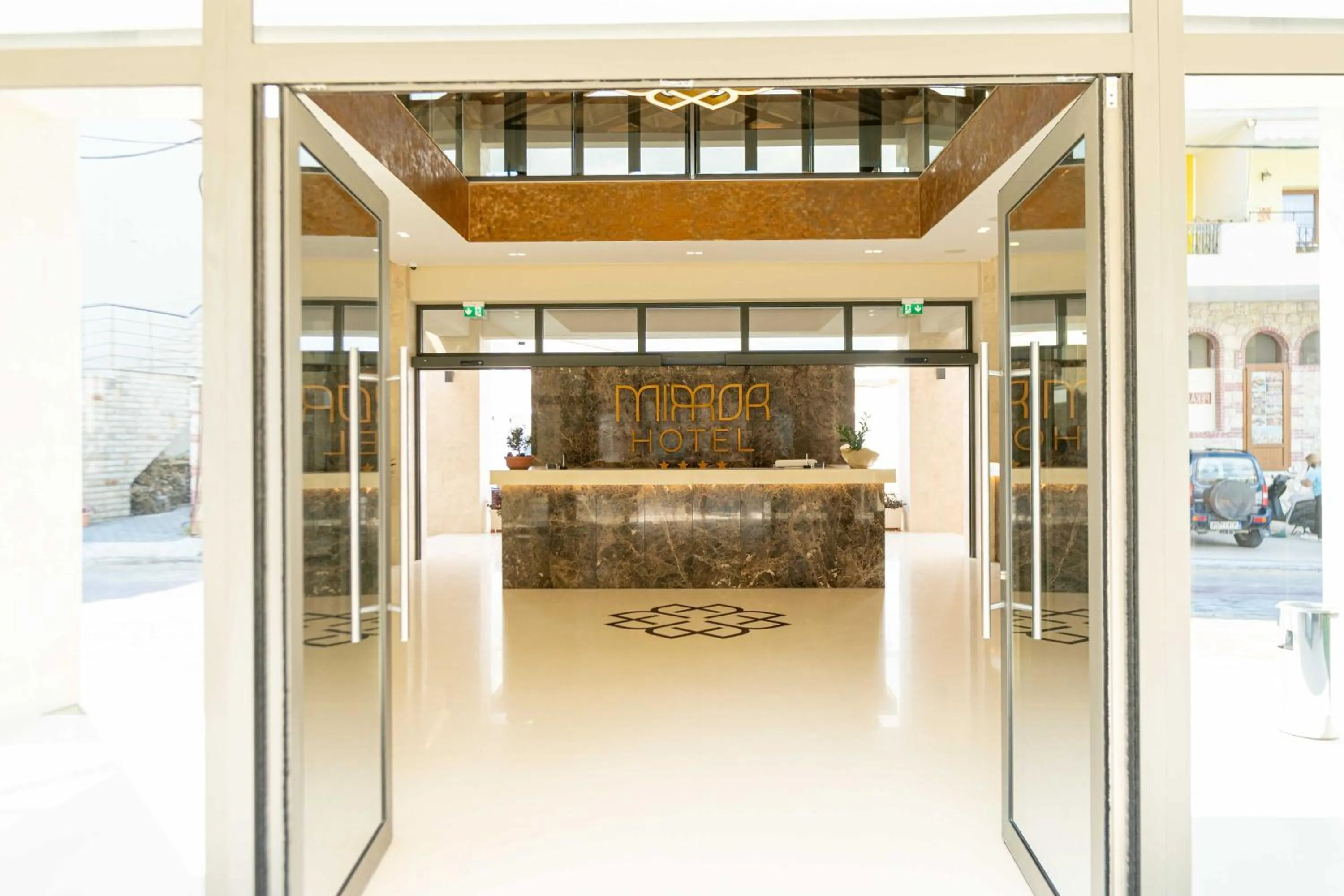 Facade/entrance in Mirror Hotel