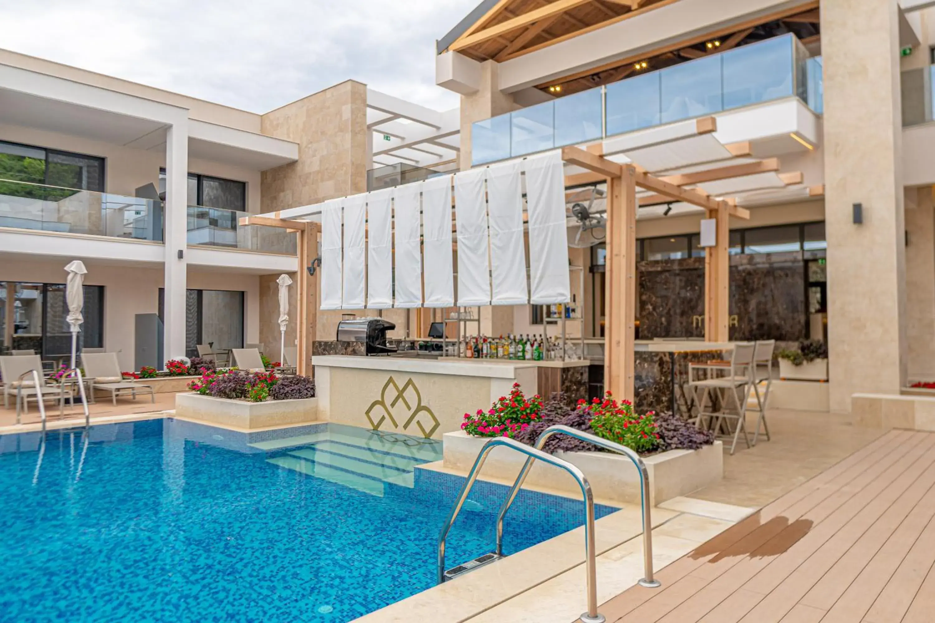 Lounge or bar in Mirror Hotel Lounge or bar in Mirror Hotel