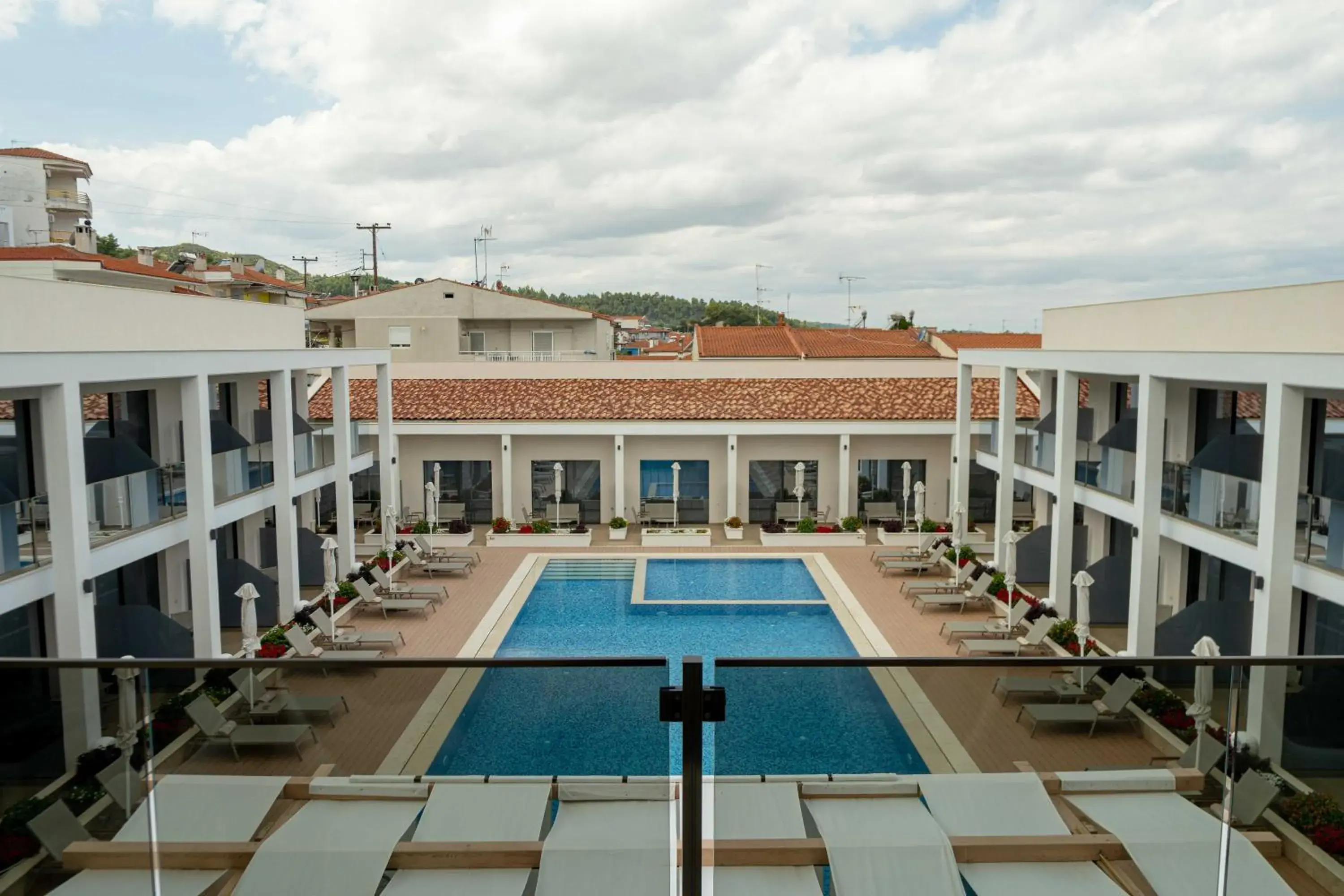 Swimming pool in Mirror Hotel Swimming pool in Mirror Hotel