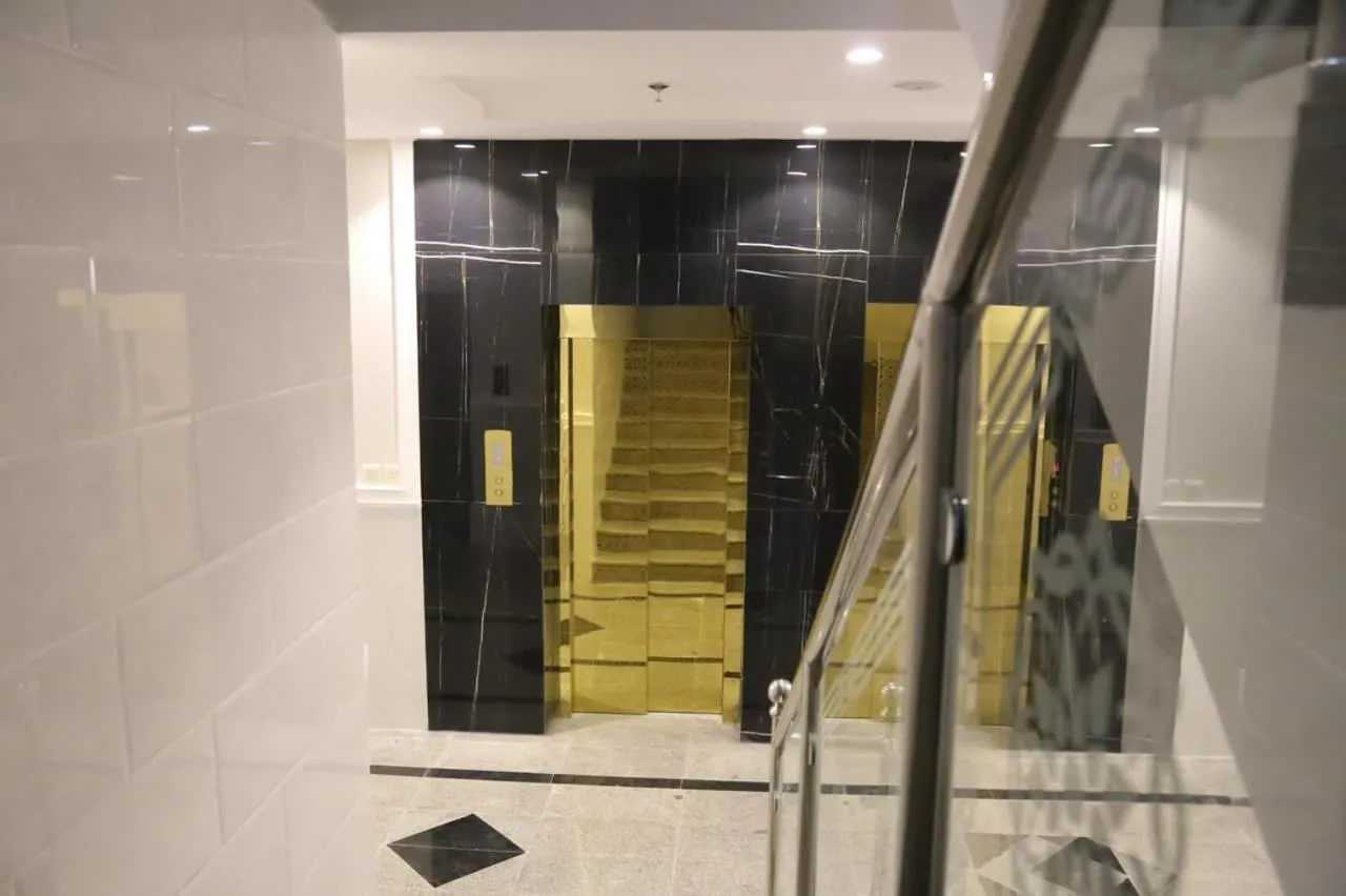 Facade/entrance in AREEN AL NAEEM