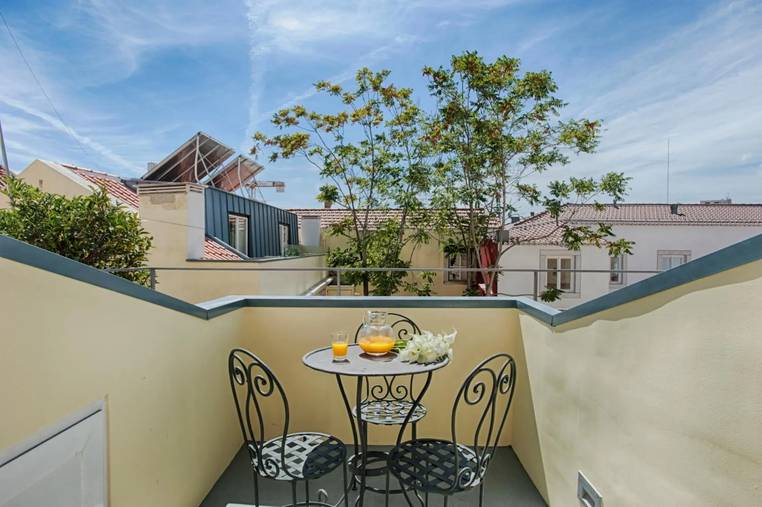 Photo of the whole room in Dear Lisbon - Charming House Photo of the whole room in Dear Lisbon - Charming House