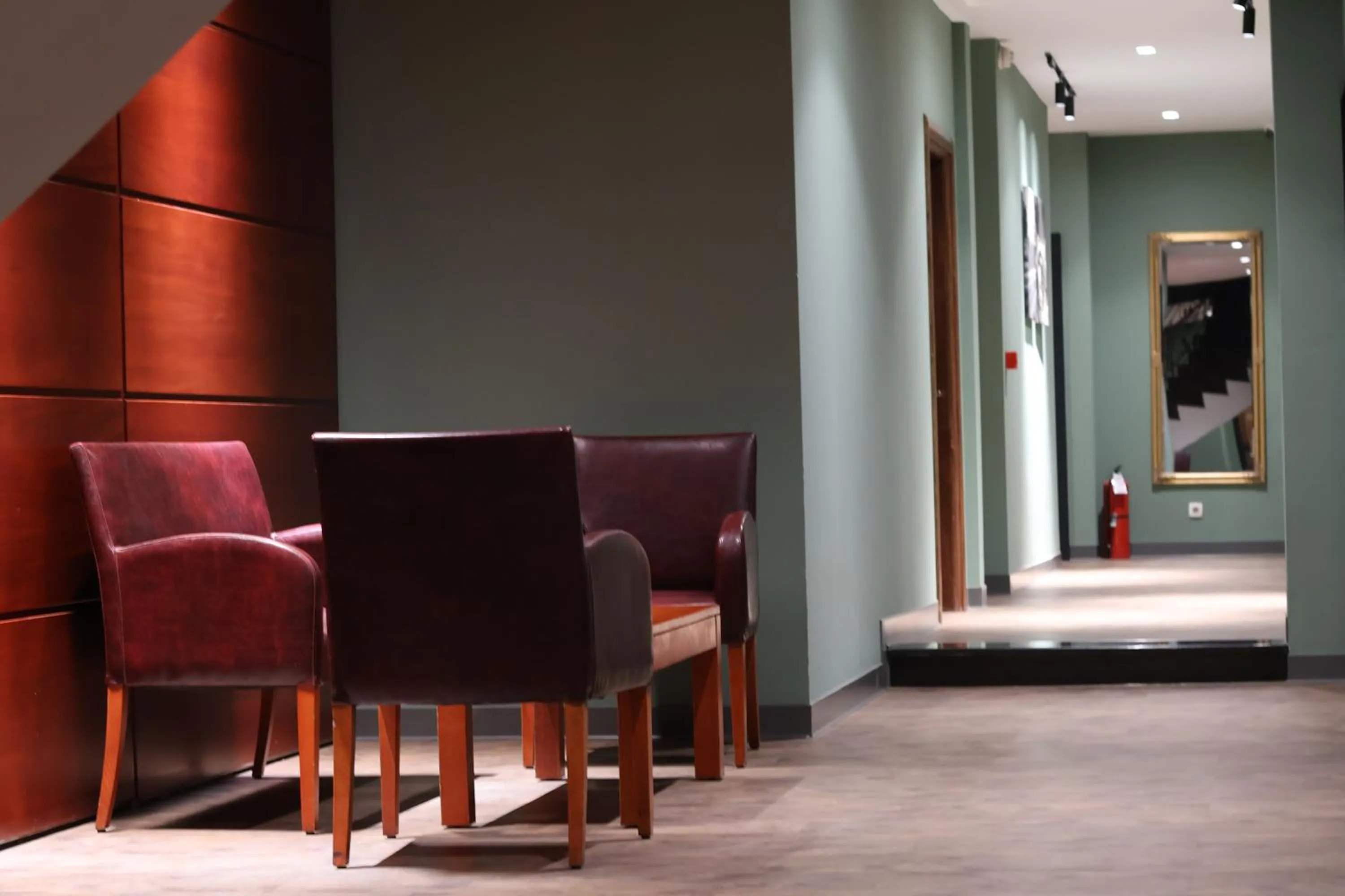 Seating area in Hotel Semitronix