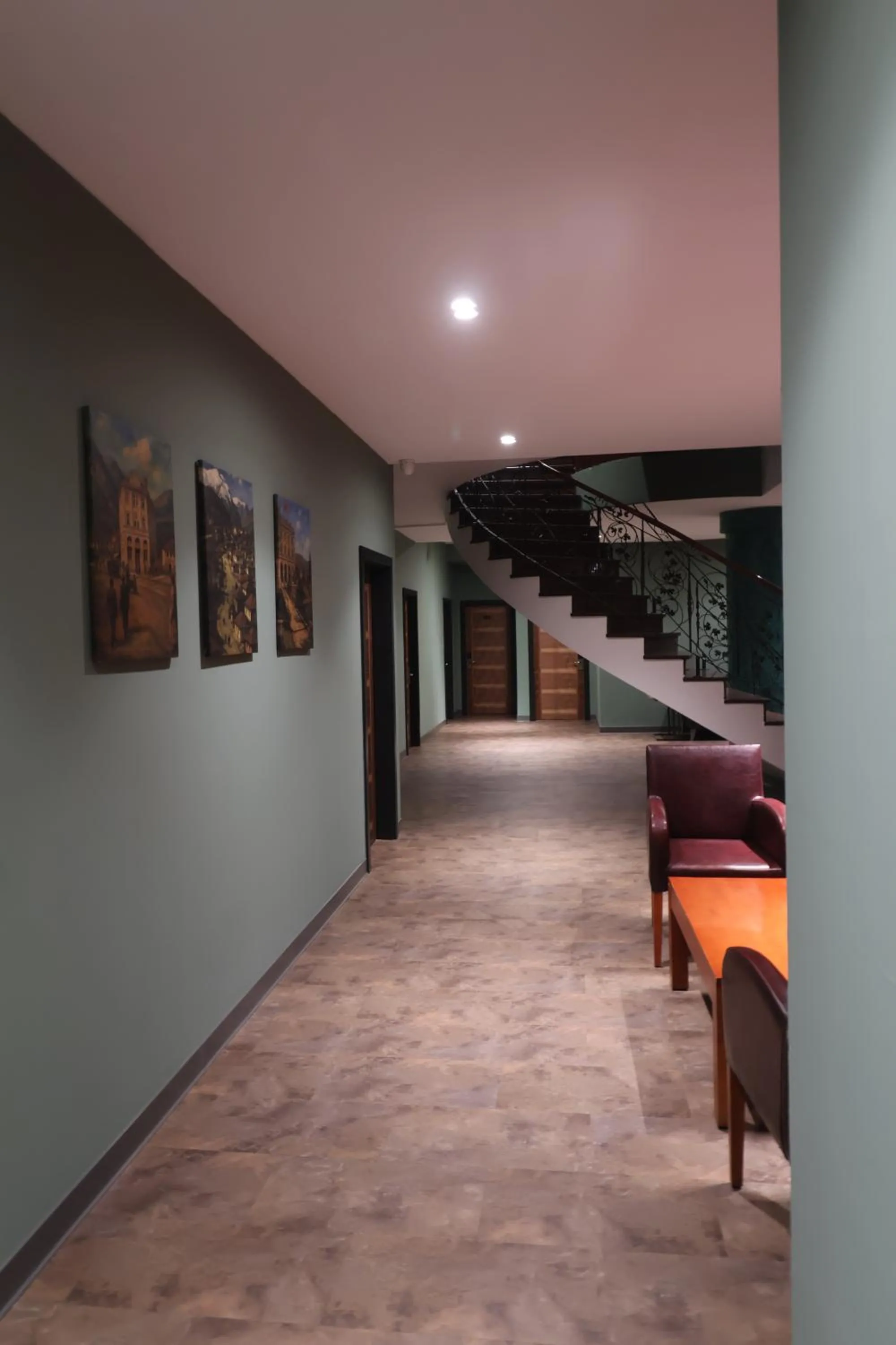 Seating area in Hotel Semitronix