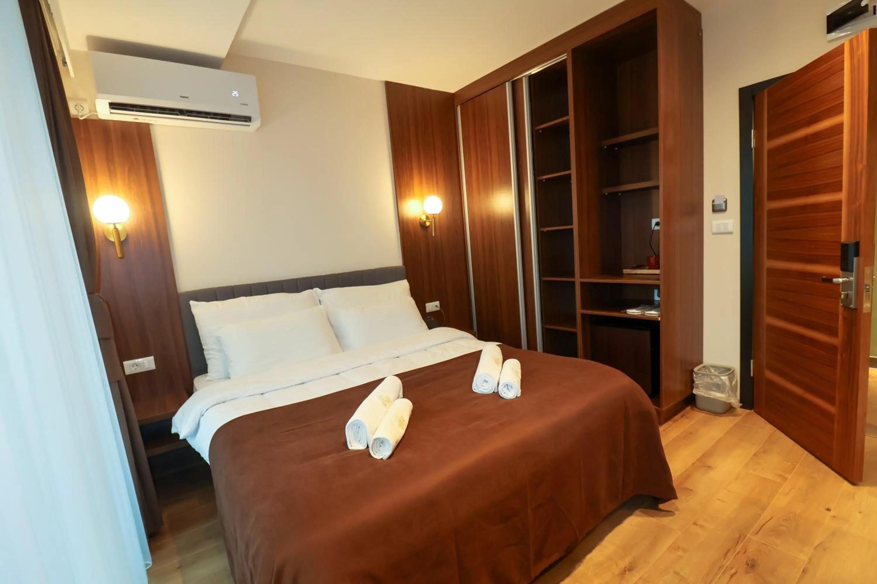 Bed in Hotel Semitronix