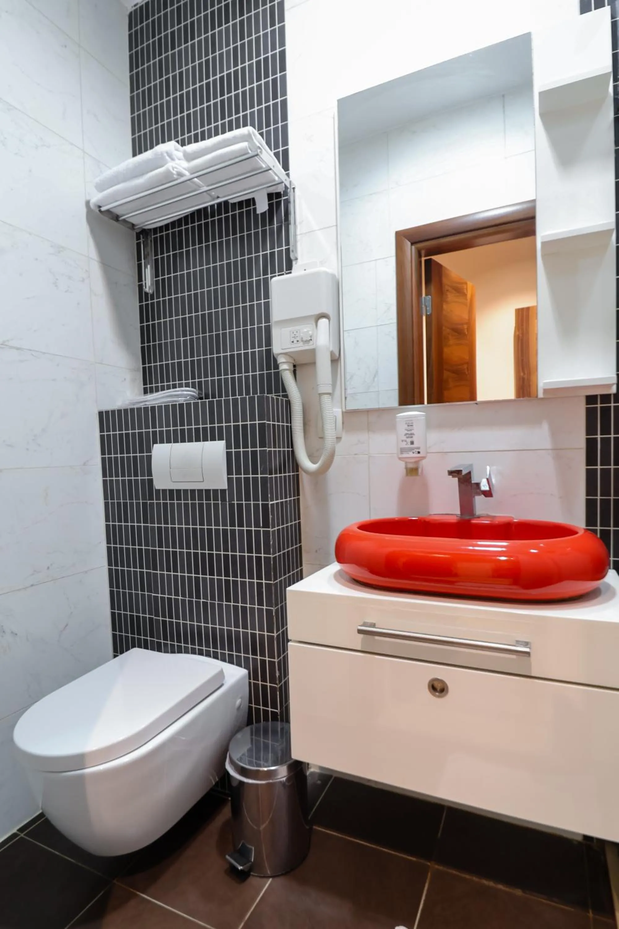 Shower in Hotel Semitronix